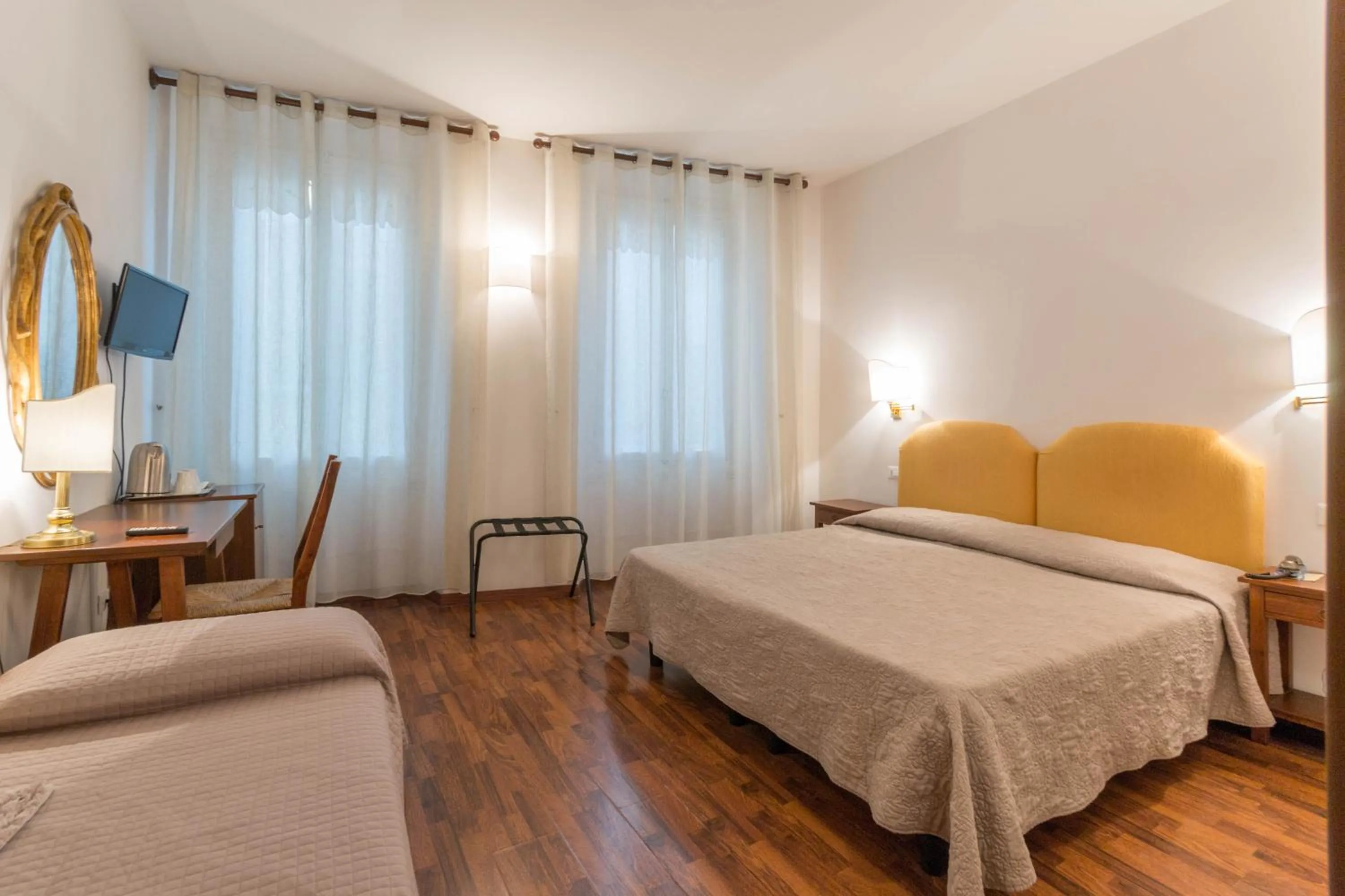 Other, Bed in Hotel Rex