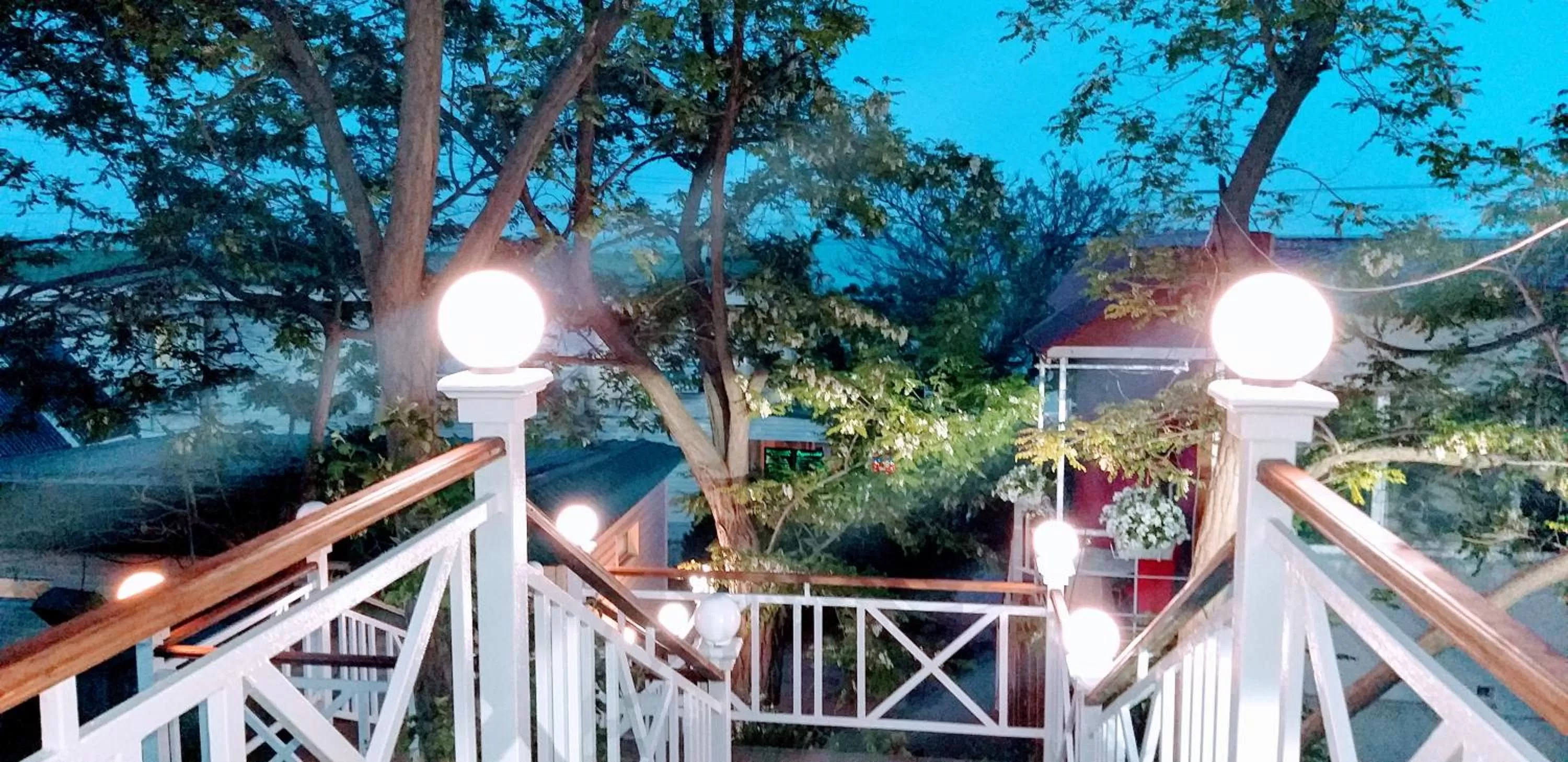 Neighbourhood, Balcony/Terrace in Shalanda
