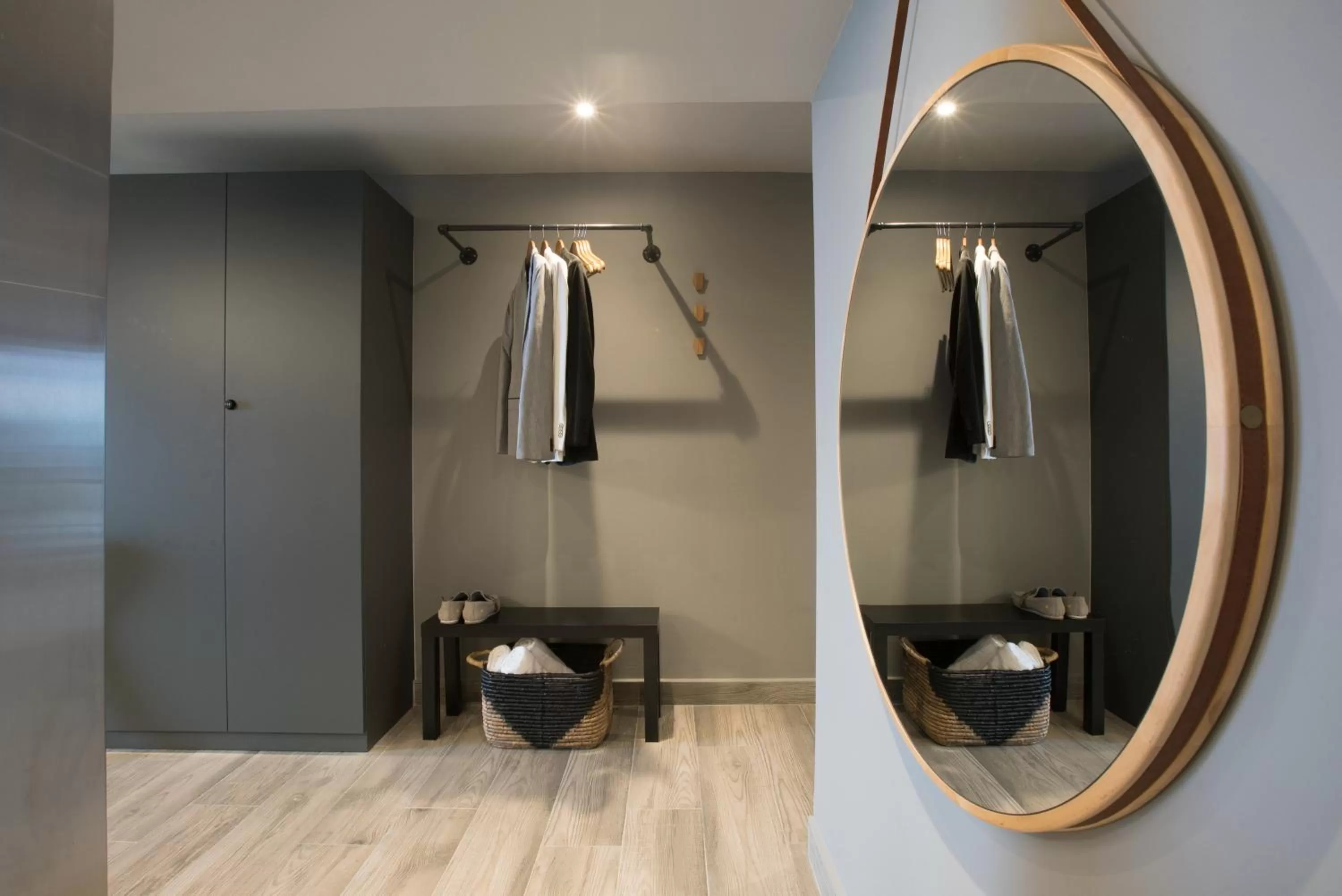 Decorative detail, Bathroom in OCEAN VIEW DELUXE SUITE: PVT. BEACH & POOL