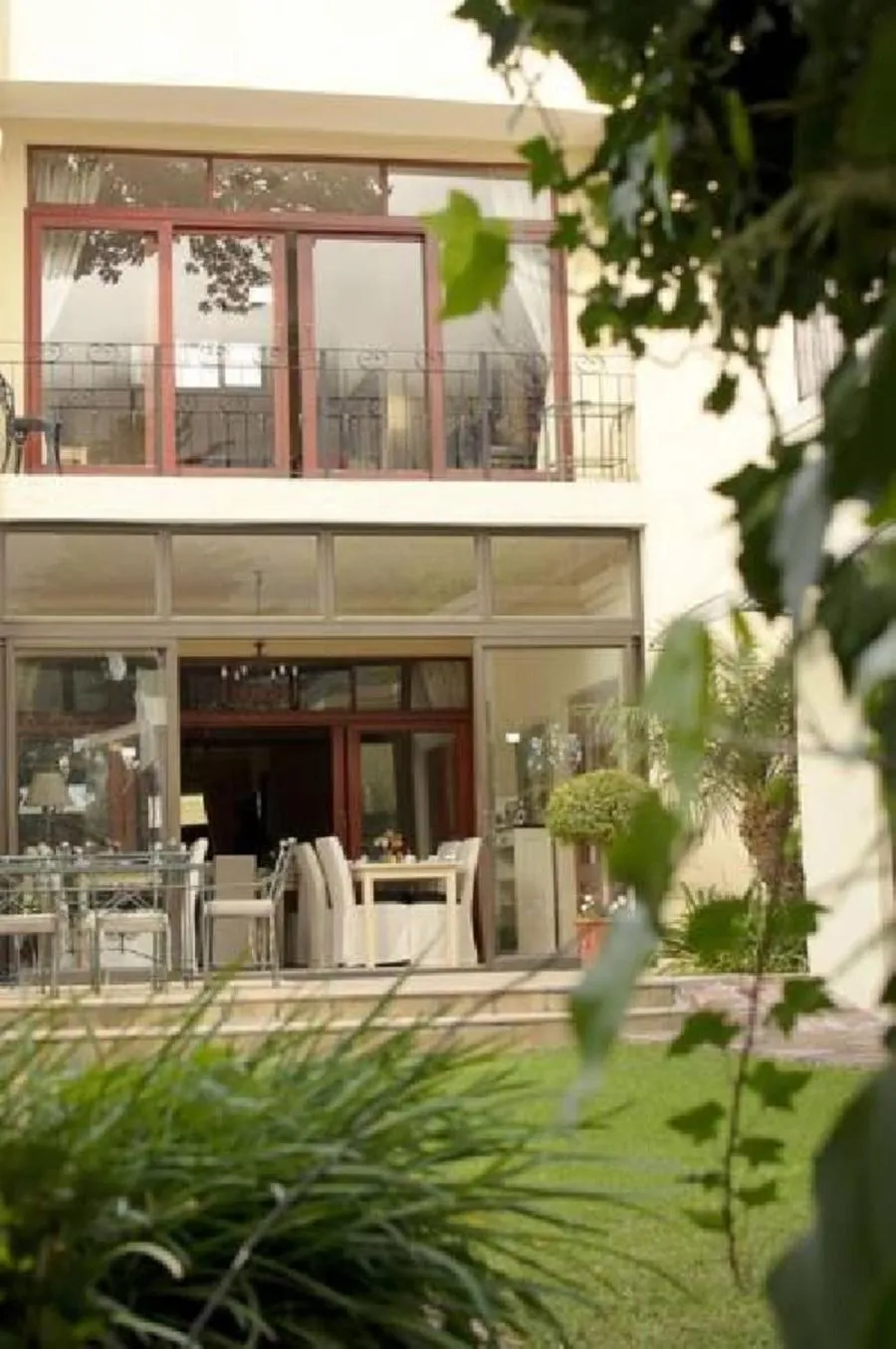 Dining area in Riversong Guest House