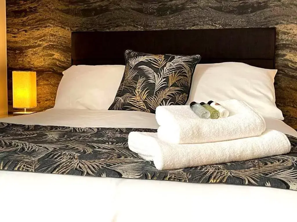 Bed in The Corner Rooms at The Black Horse Inn Bed in The Corner Rooms at The Black Horse Inn