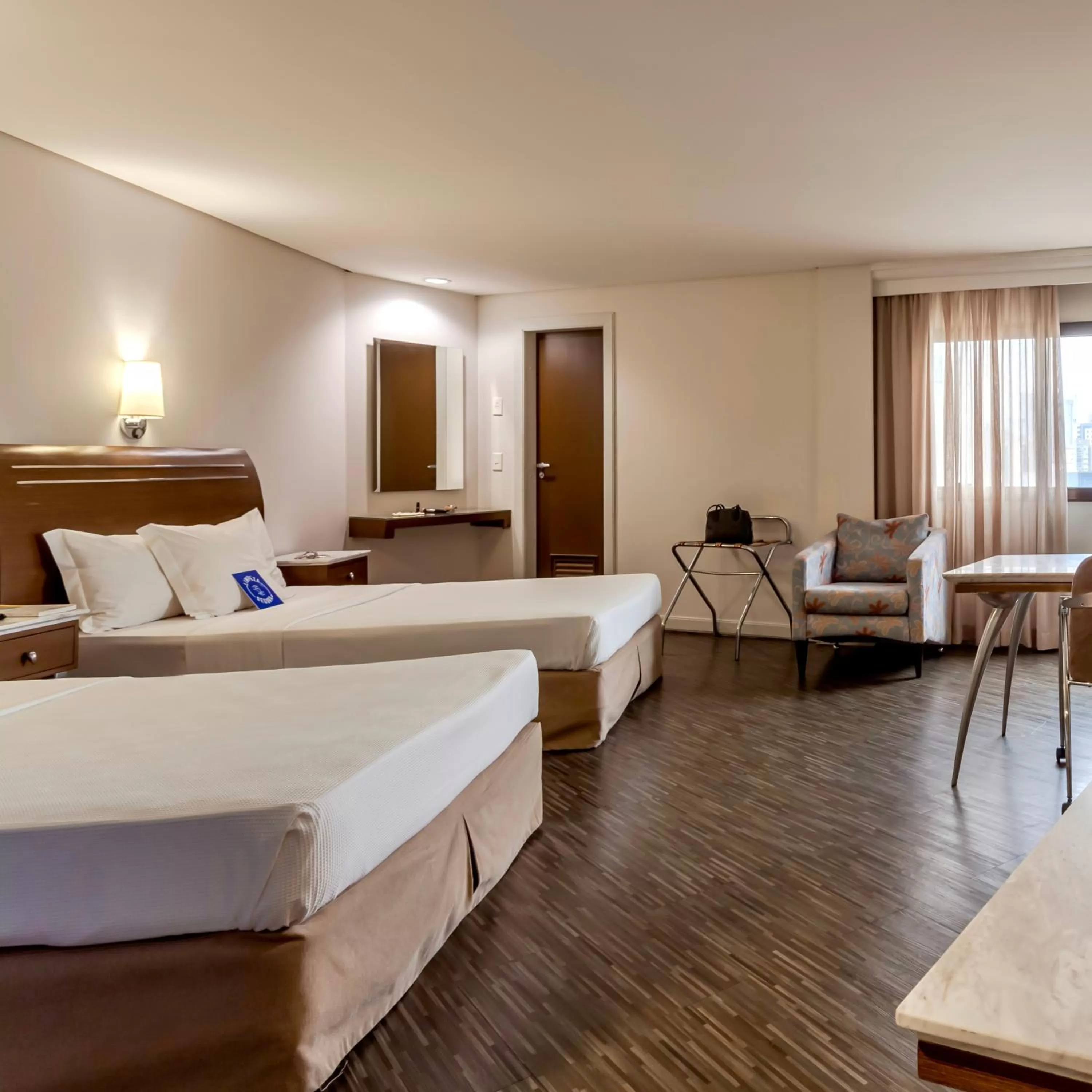 Photo of the whole room, Bed in Blue Tree Towers Joinville