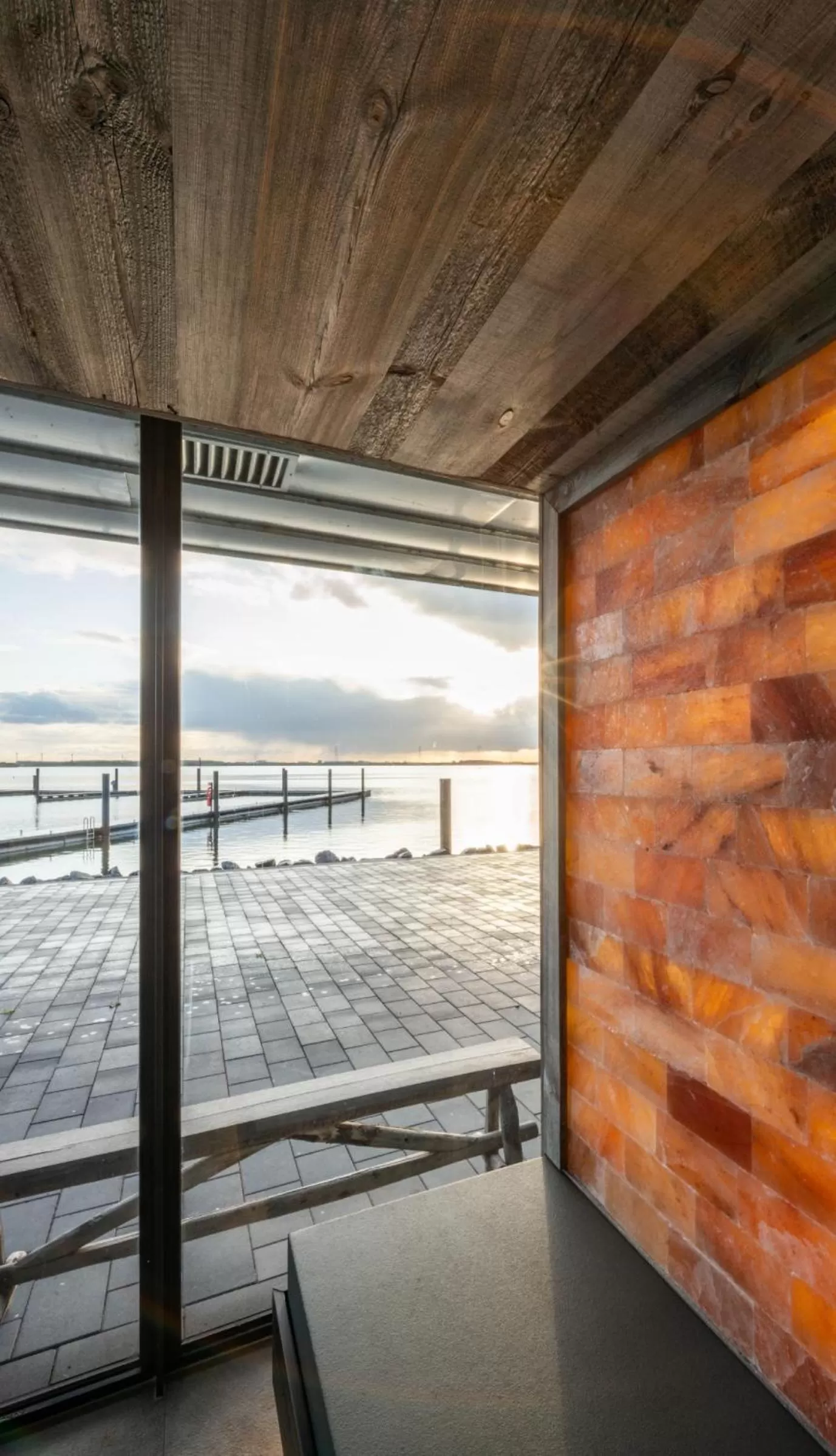 Spa and wellness centre/facilities, Balcony/Terrace in Waterrijk Oesterdam Hotel