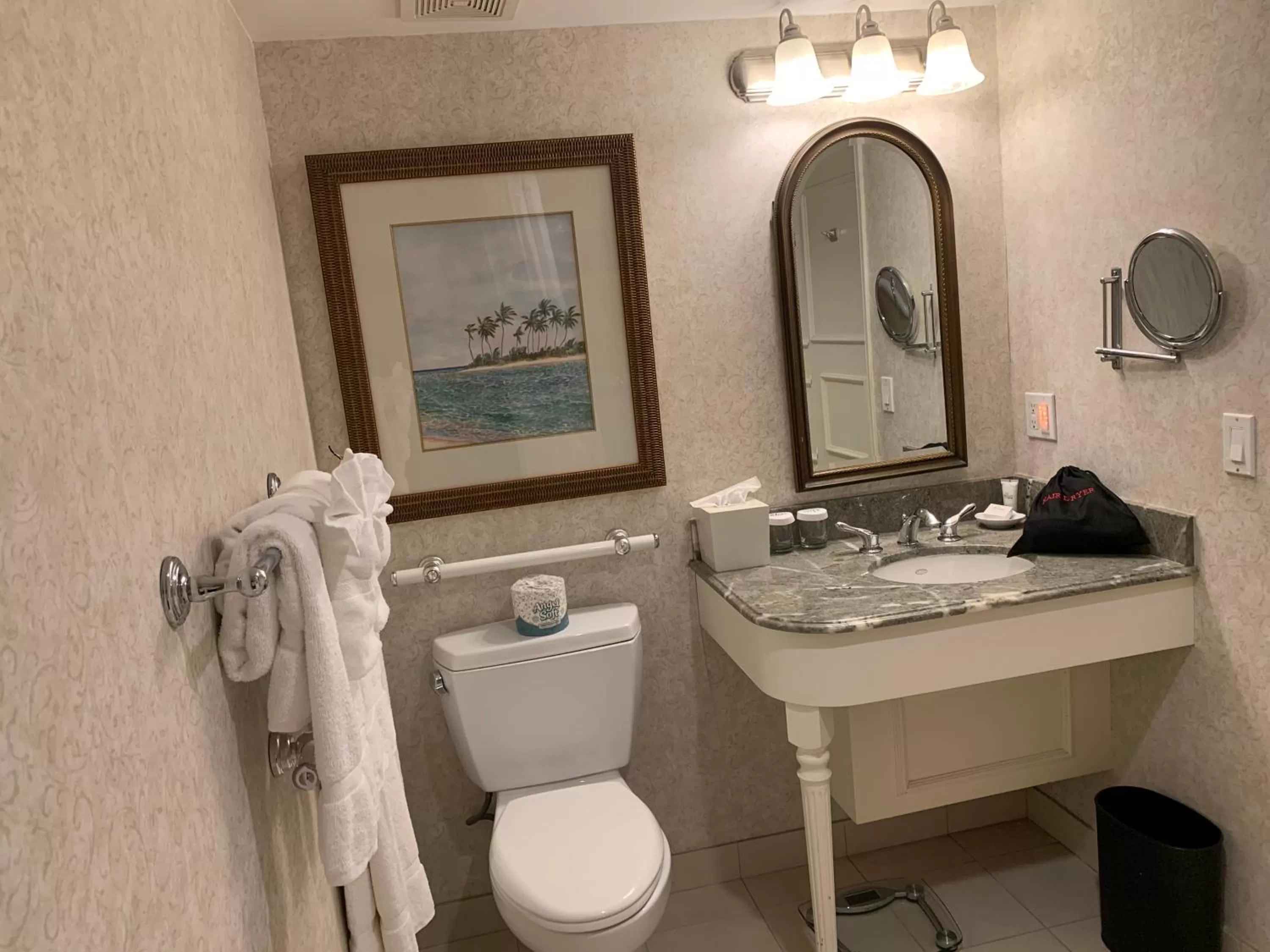 Bathroom in The Lago Mar Beach Resort and Club