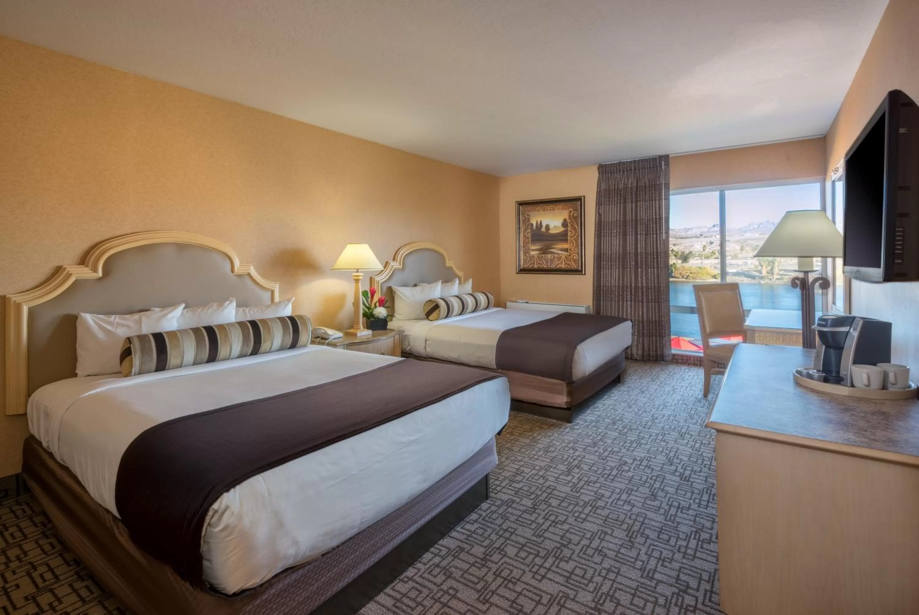 Bedroom, Bed in Golden Nugget Laughlin