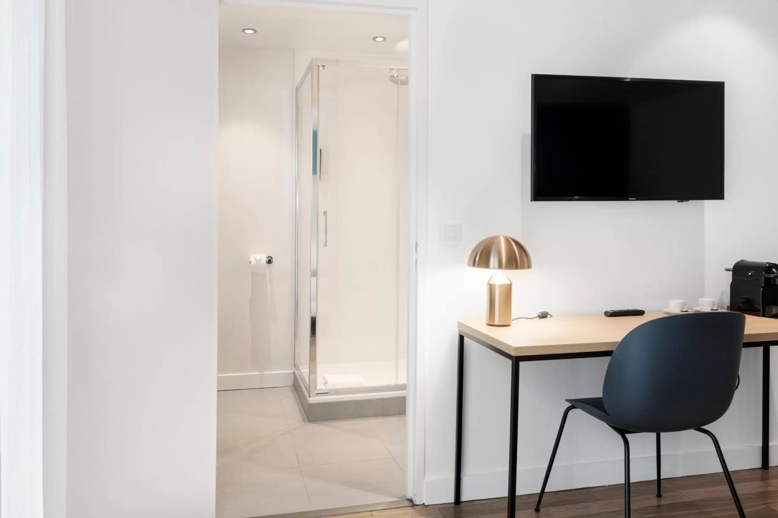 Bathroom in Hôtel Le Windsor Biarritz