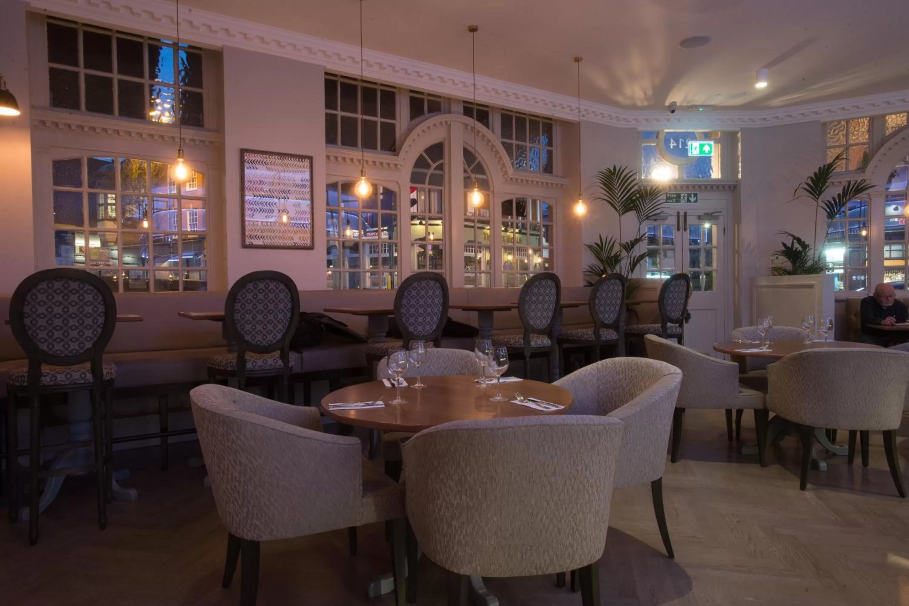 Restaurant/places to eat in The Kings Head Hotel