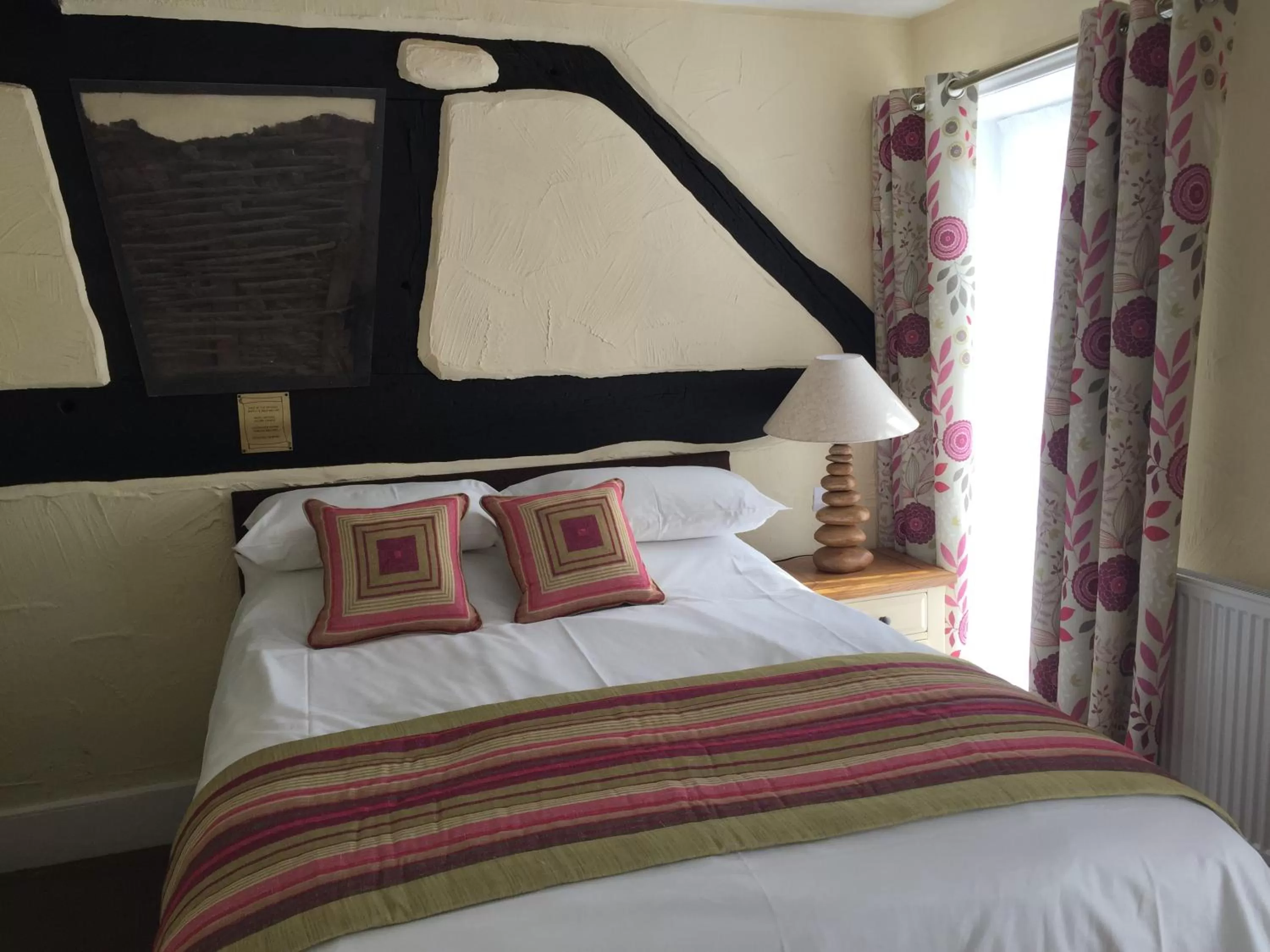 Photo of the whole room, Bed in The Talbot Hotel