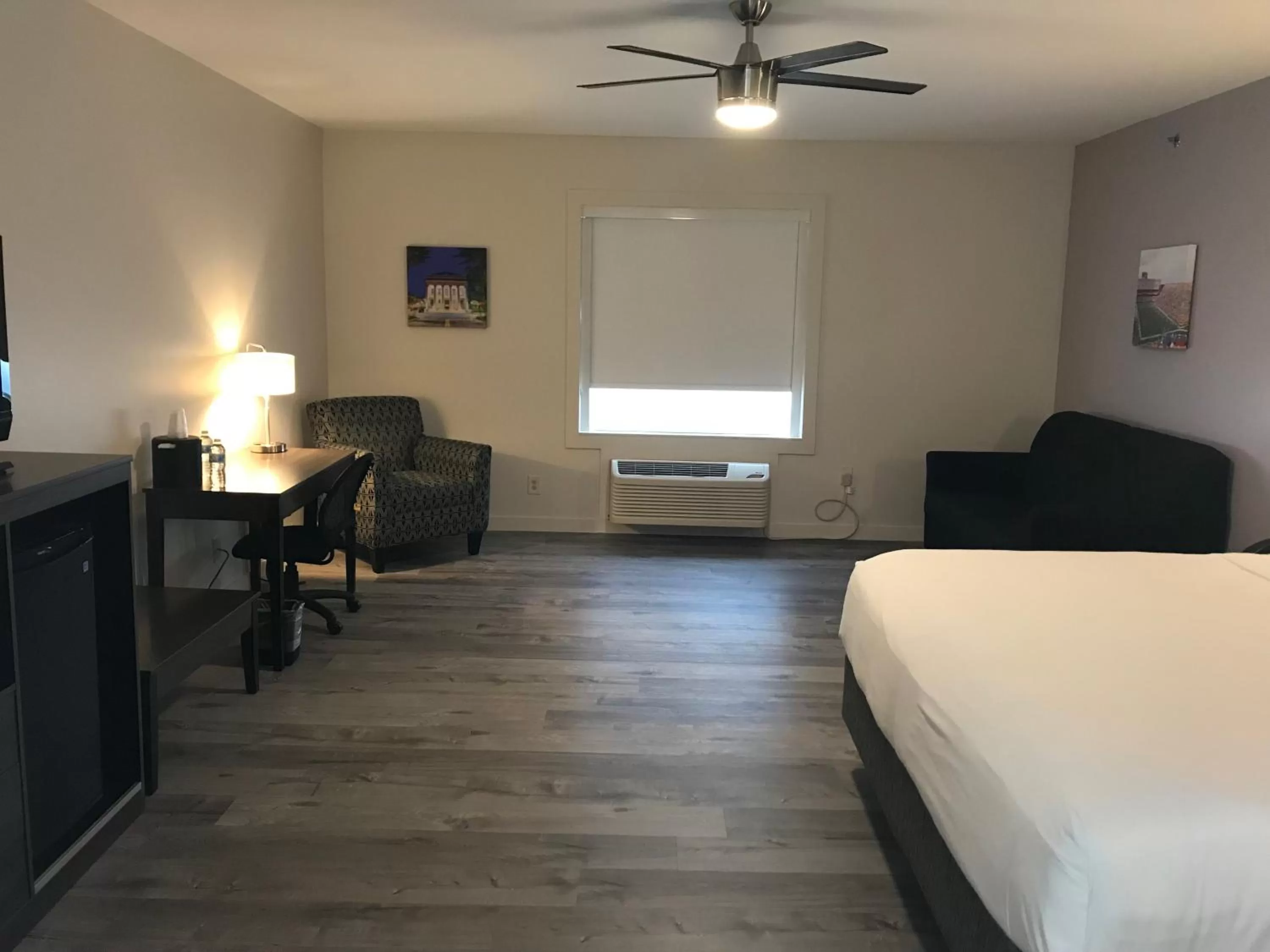 Bed in HoM, A Trademark Collection Hotel