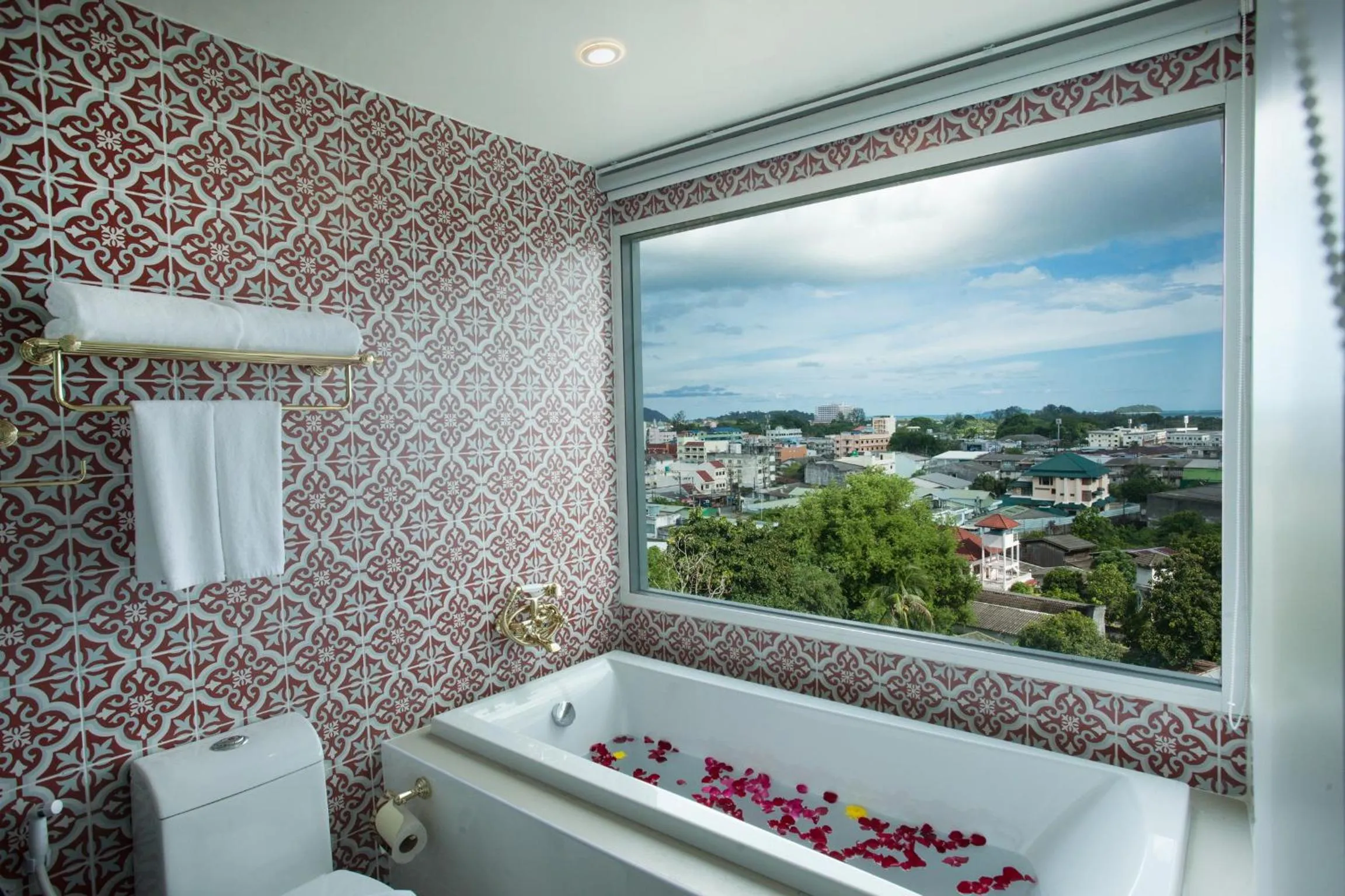 Bathroom in Grand Supicha City Hotel