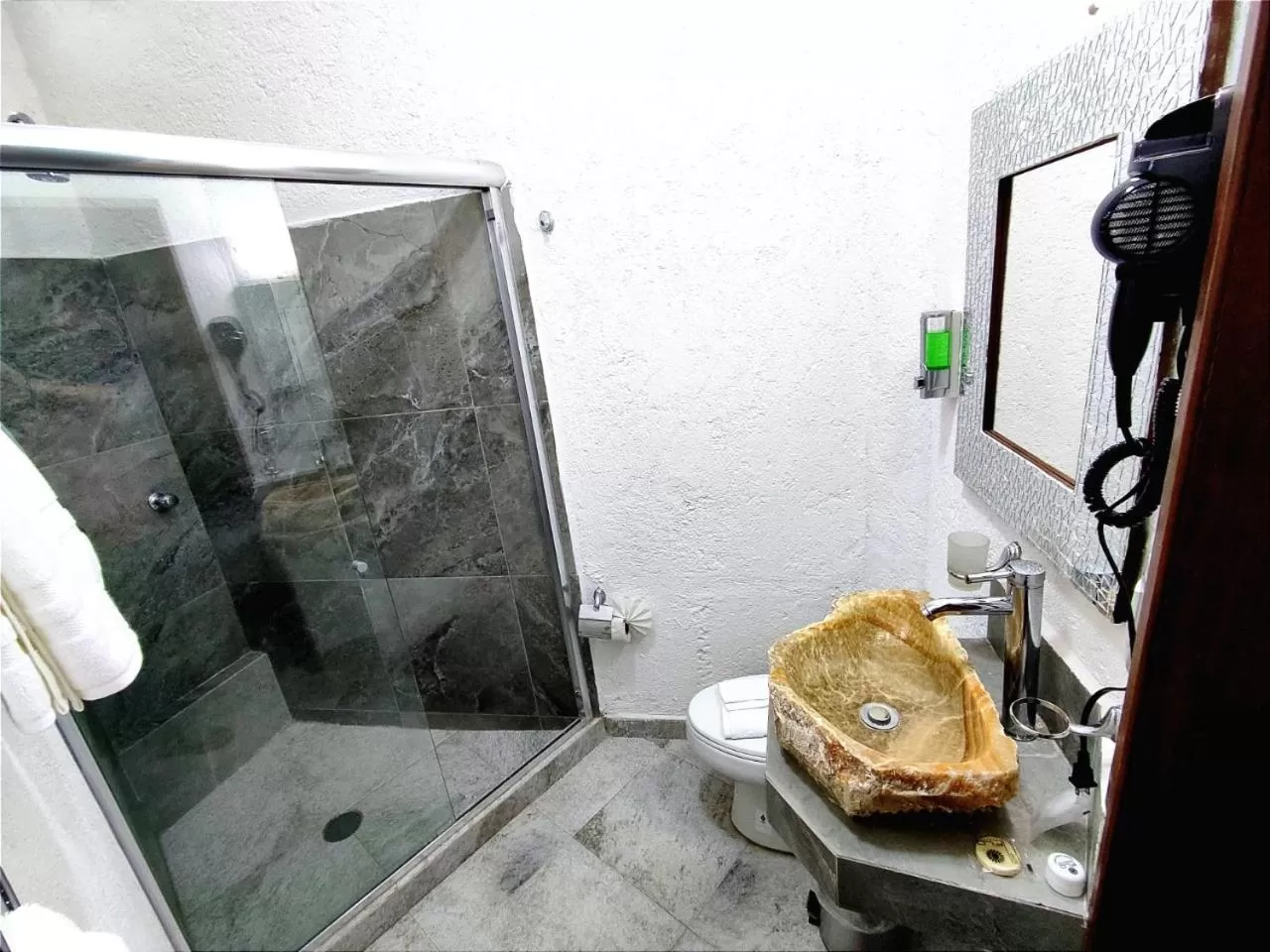 Bathroom in Hotel Peña Florencia