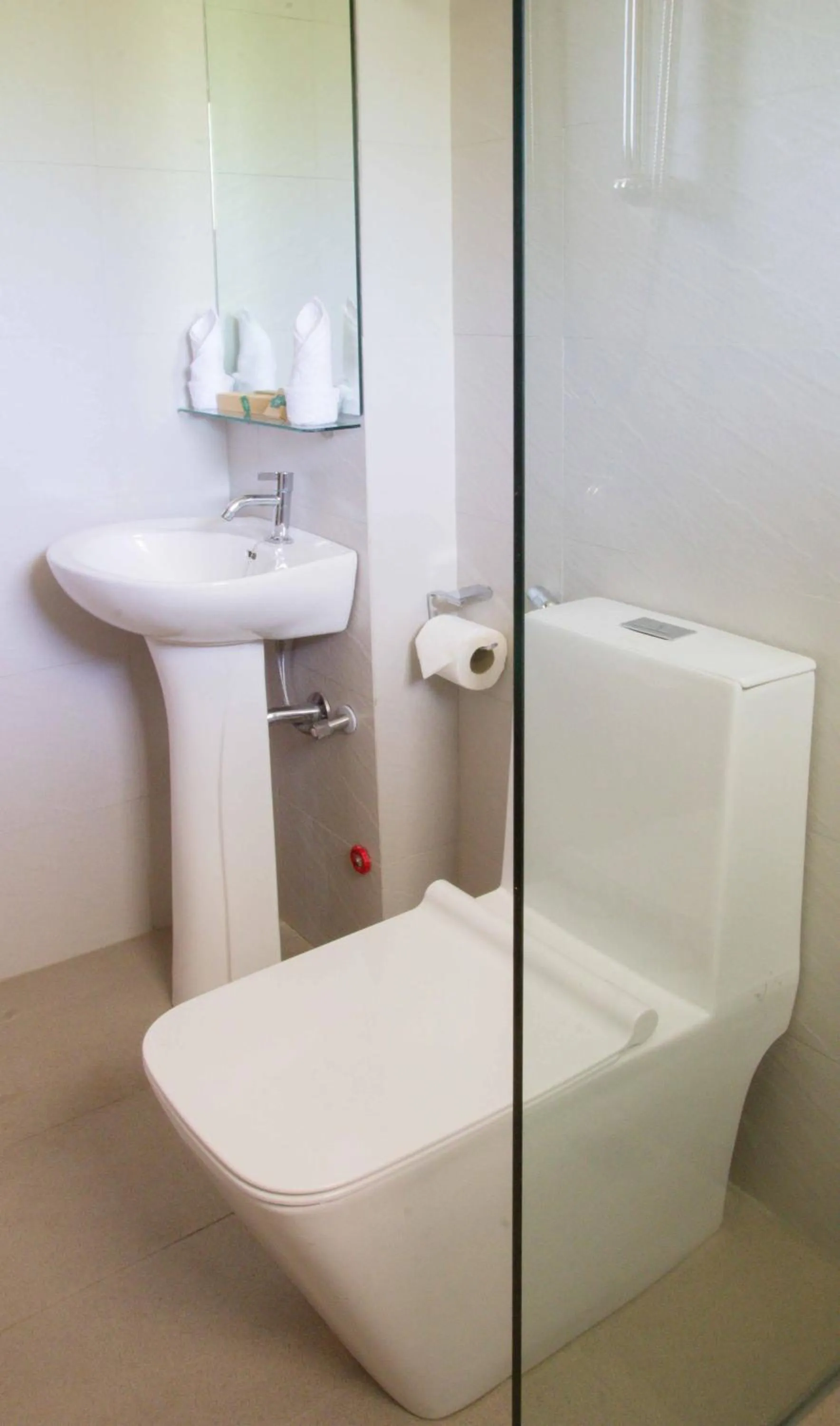 Toilet in Sheridan Boutique Hotel