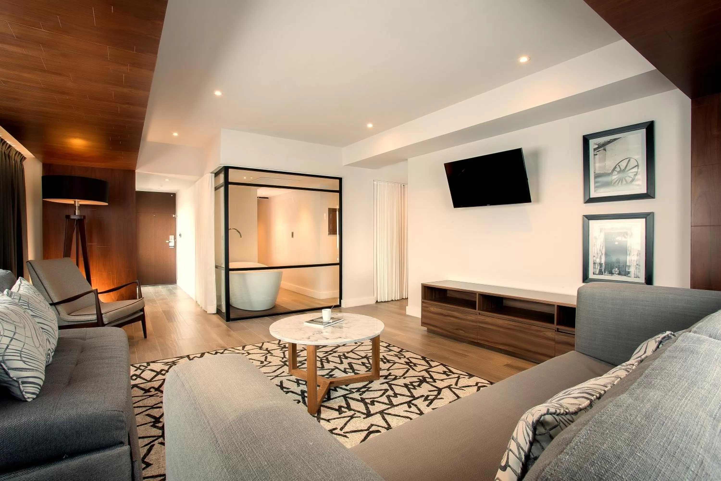 Seating area, Bed in Hotel Indigo Guadalajara Expo by IHG