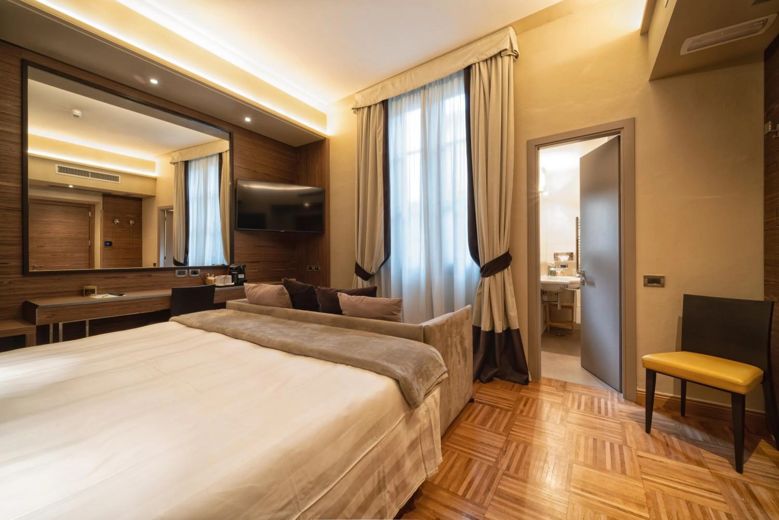 Bedroom, Bed in Solo Experience Hotel