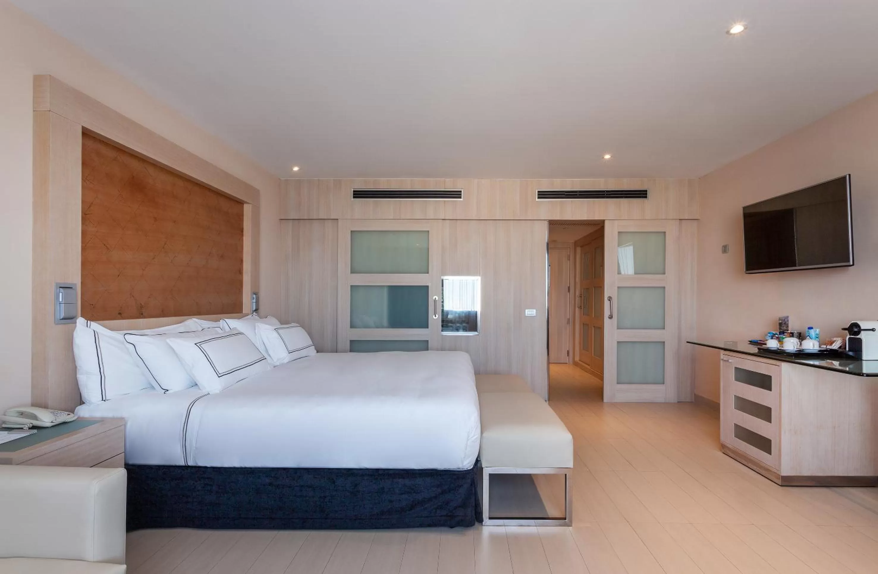 The Level Grand Premium with Whirlpool (3 Adults) in Melia Sevilla