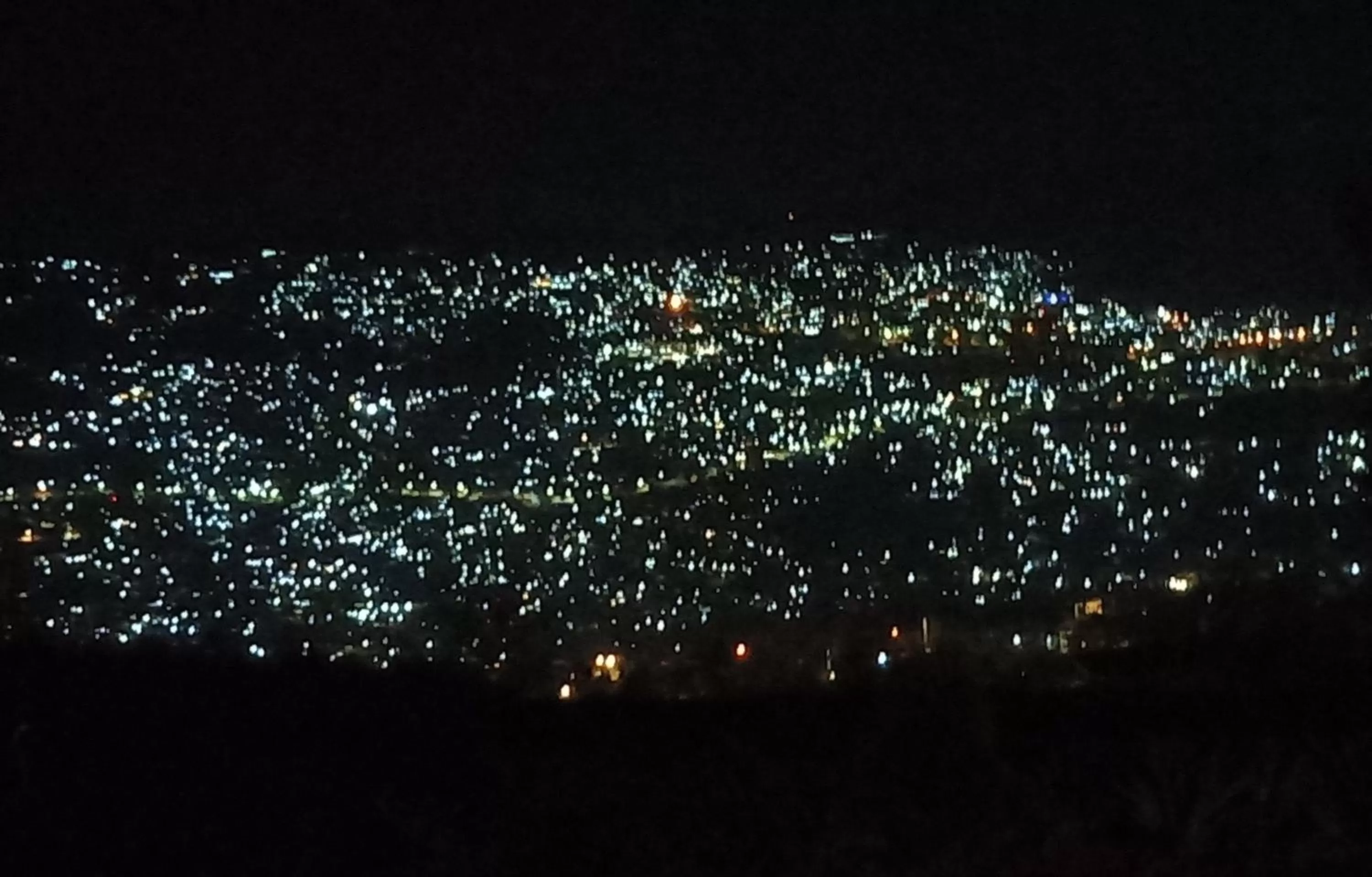 Bird's-eye View in Tommy's Budget Rooms