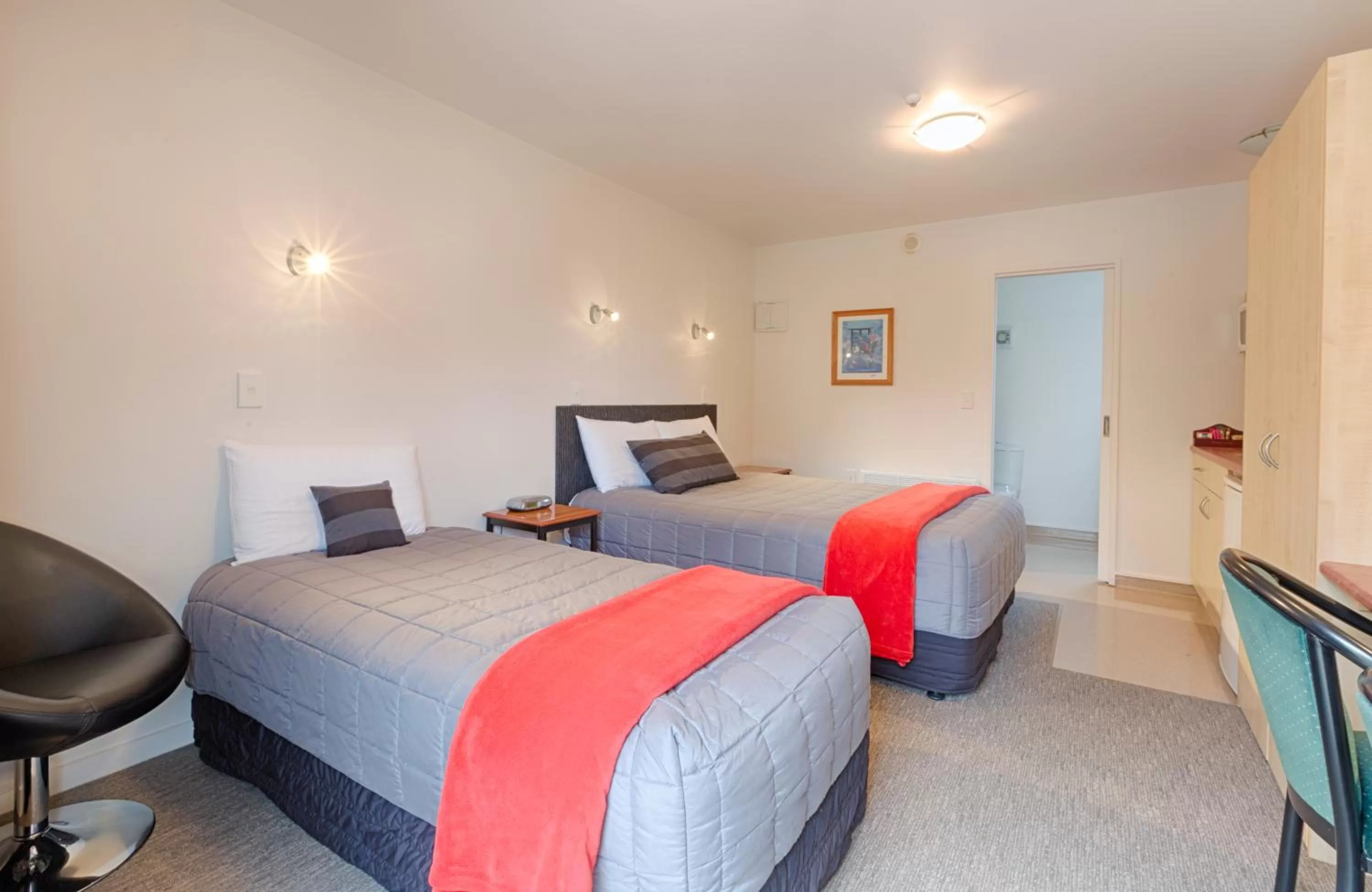 Photo of the whole room, Bed in Bella Vista Motel Te Anau