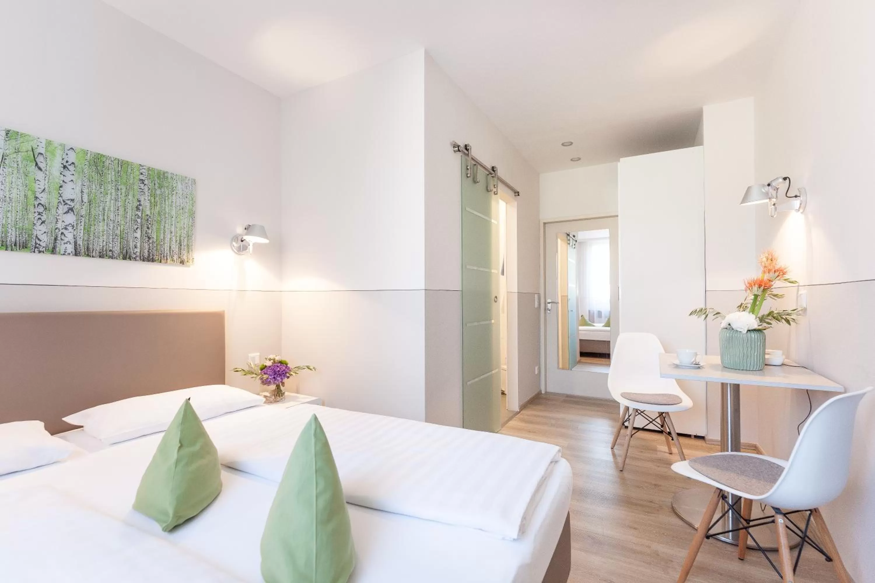 Photo of the whole room, Bed in Franziskaner