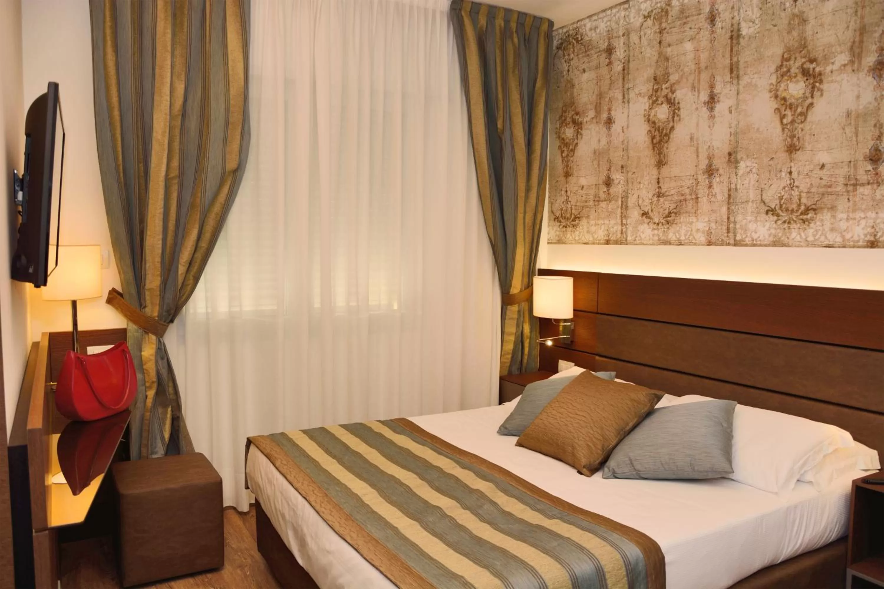 Bed in LH Hotel Sirio Venice