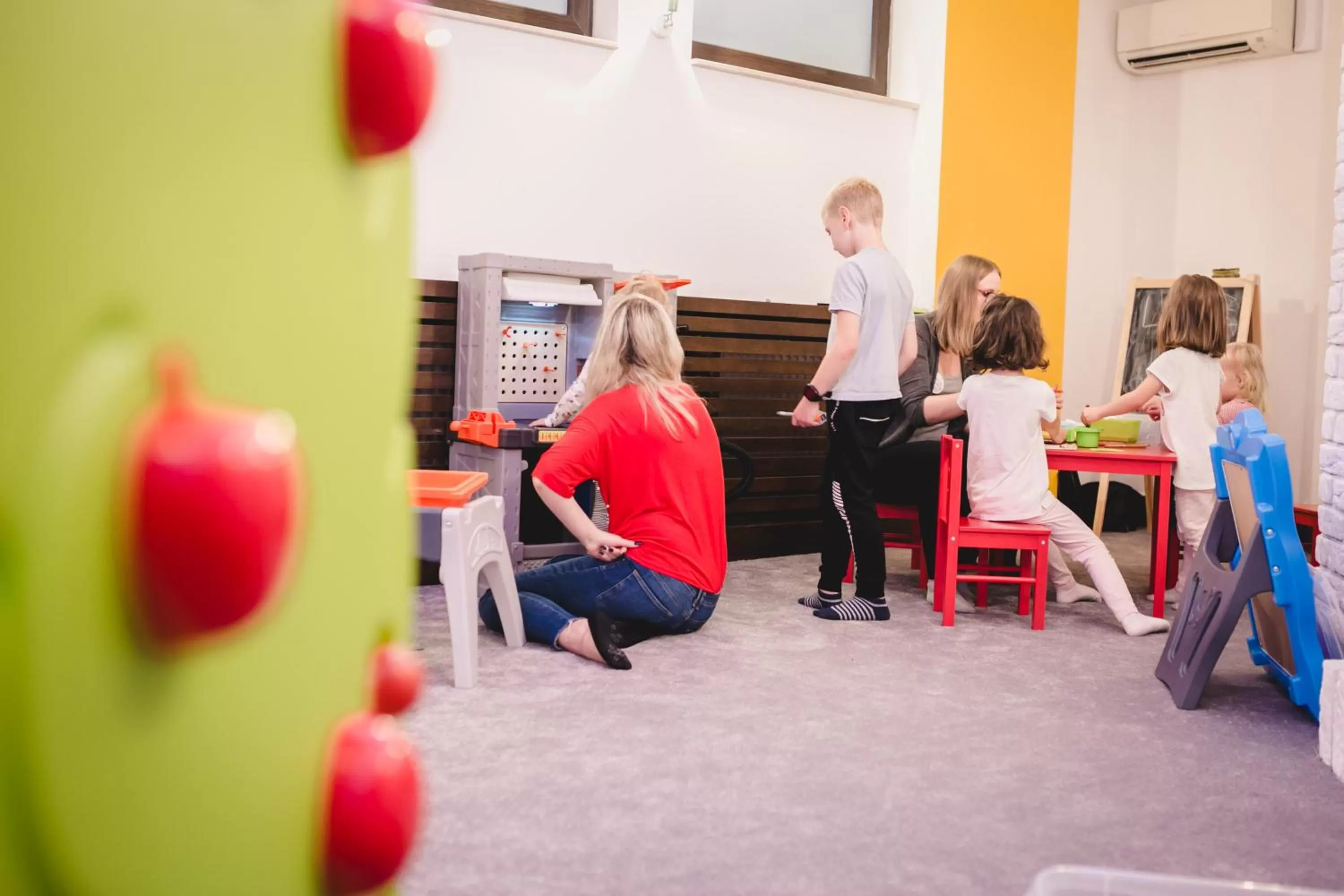 People in Hotel Willowa