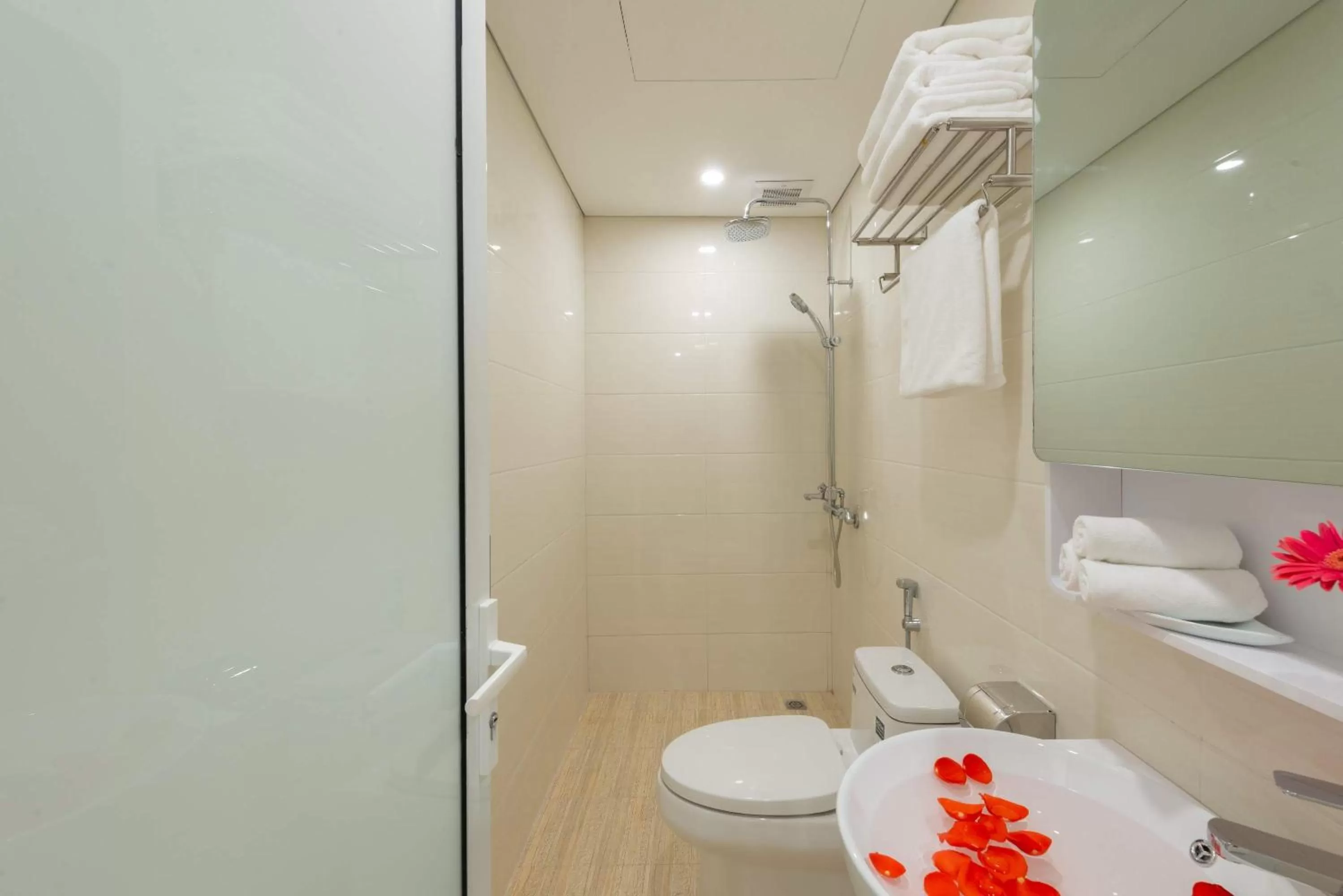 Bathroom in AMI Old Quarter Hotel