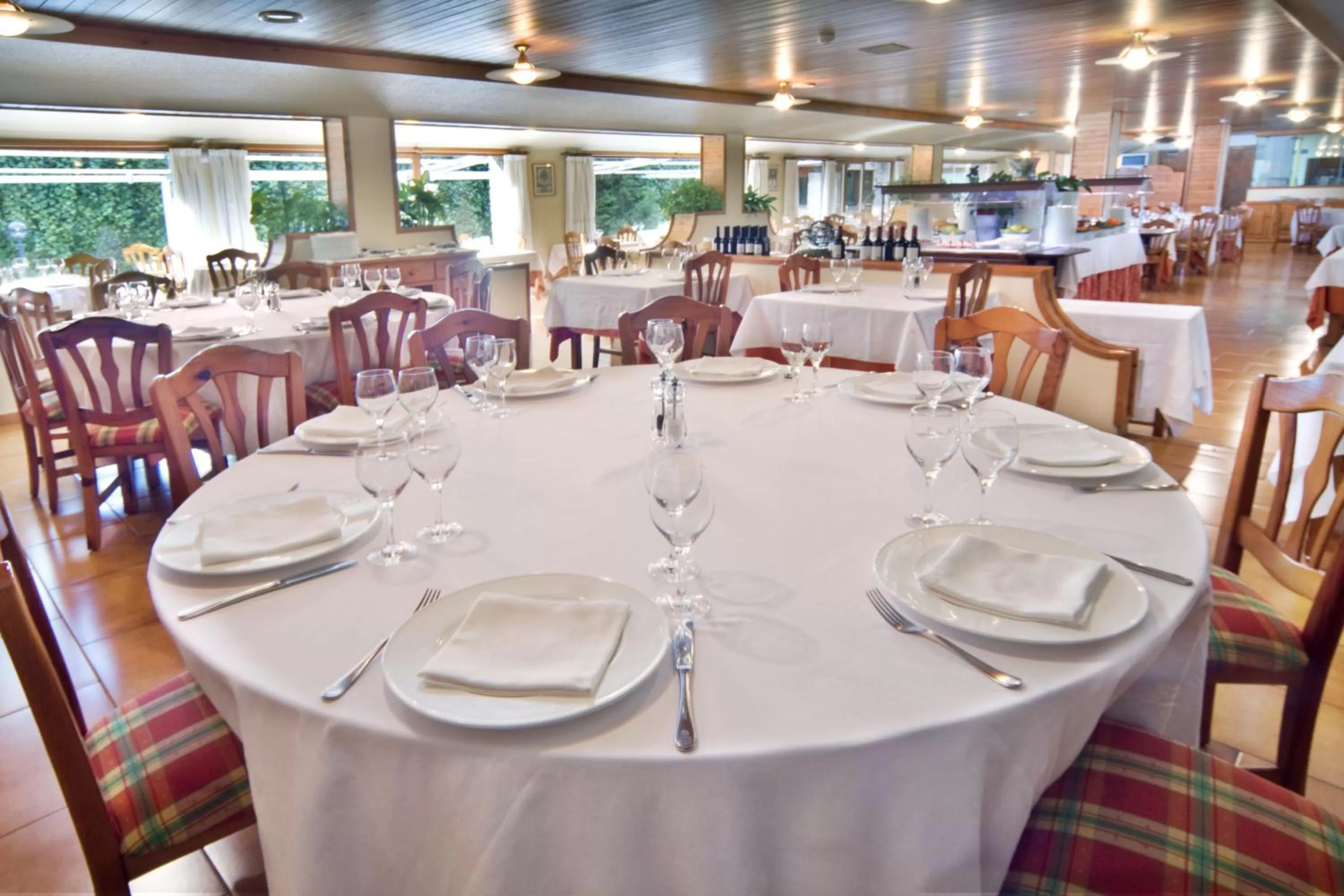 Restaurant/places to eat in Rutllan & Spa