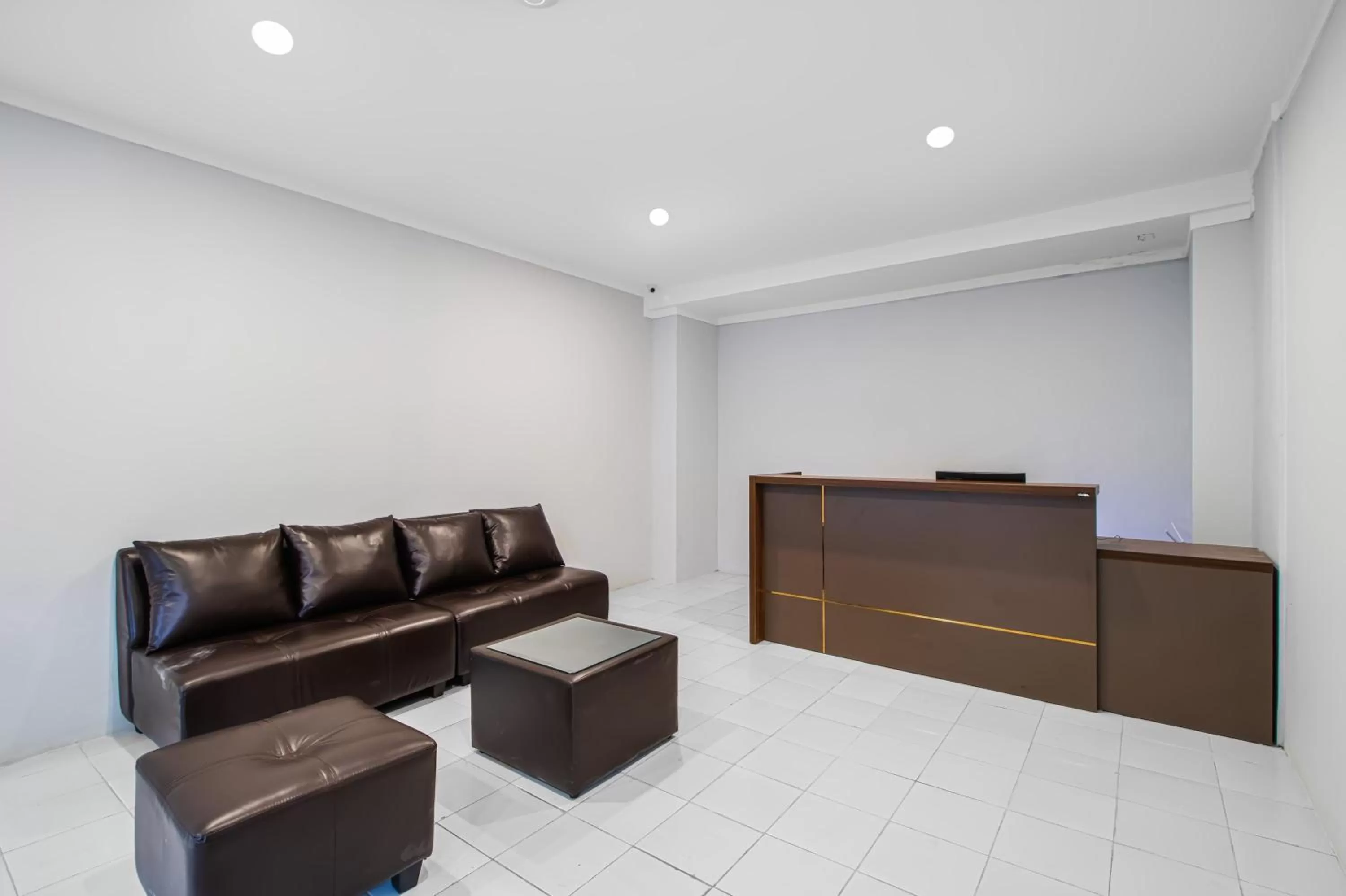 Lobby or reception in Urban24 Syariah Depok