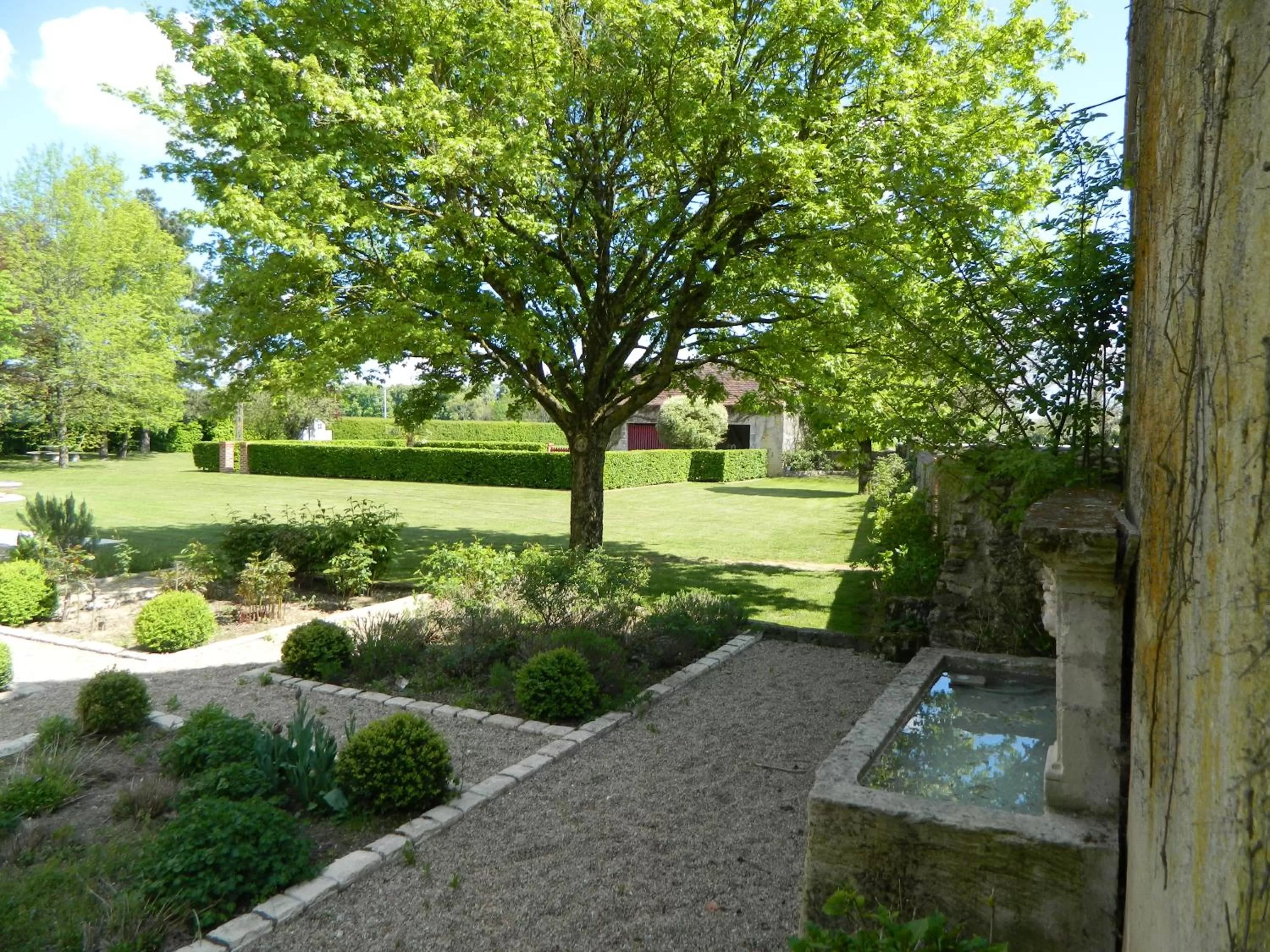 Garden view in Le Bout Du Monde