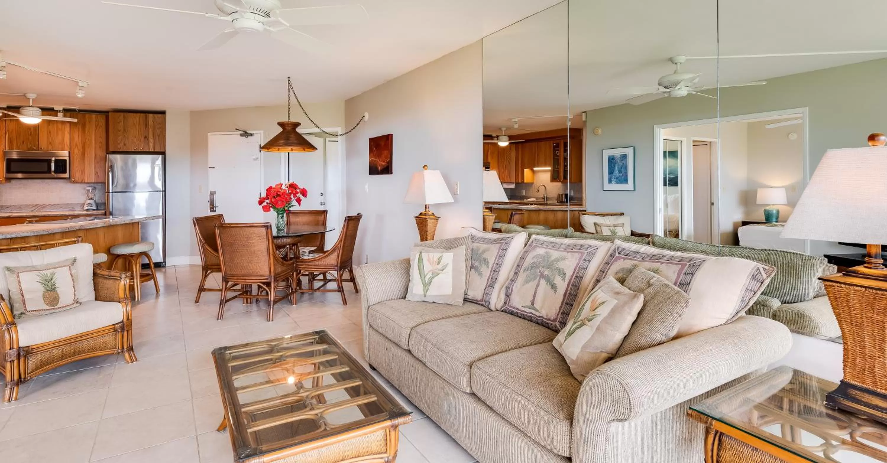 Living room in Castle At Maui Banyan