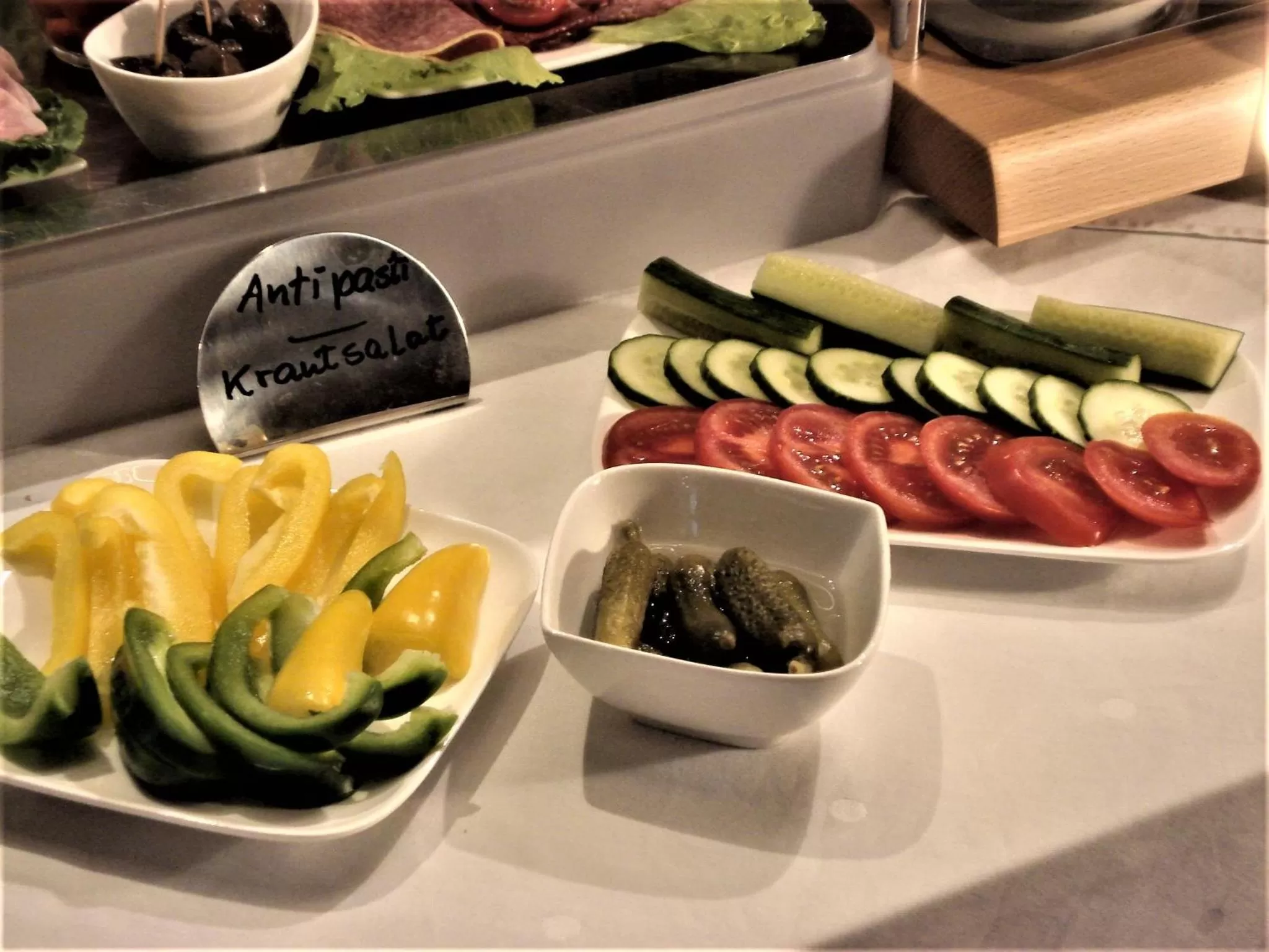 Buffet breakfast in Pension Zur Fährbrücke