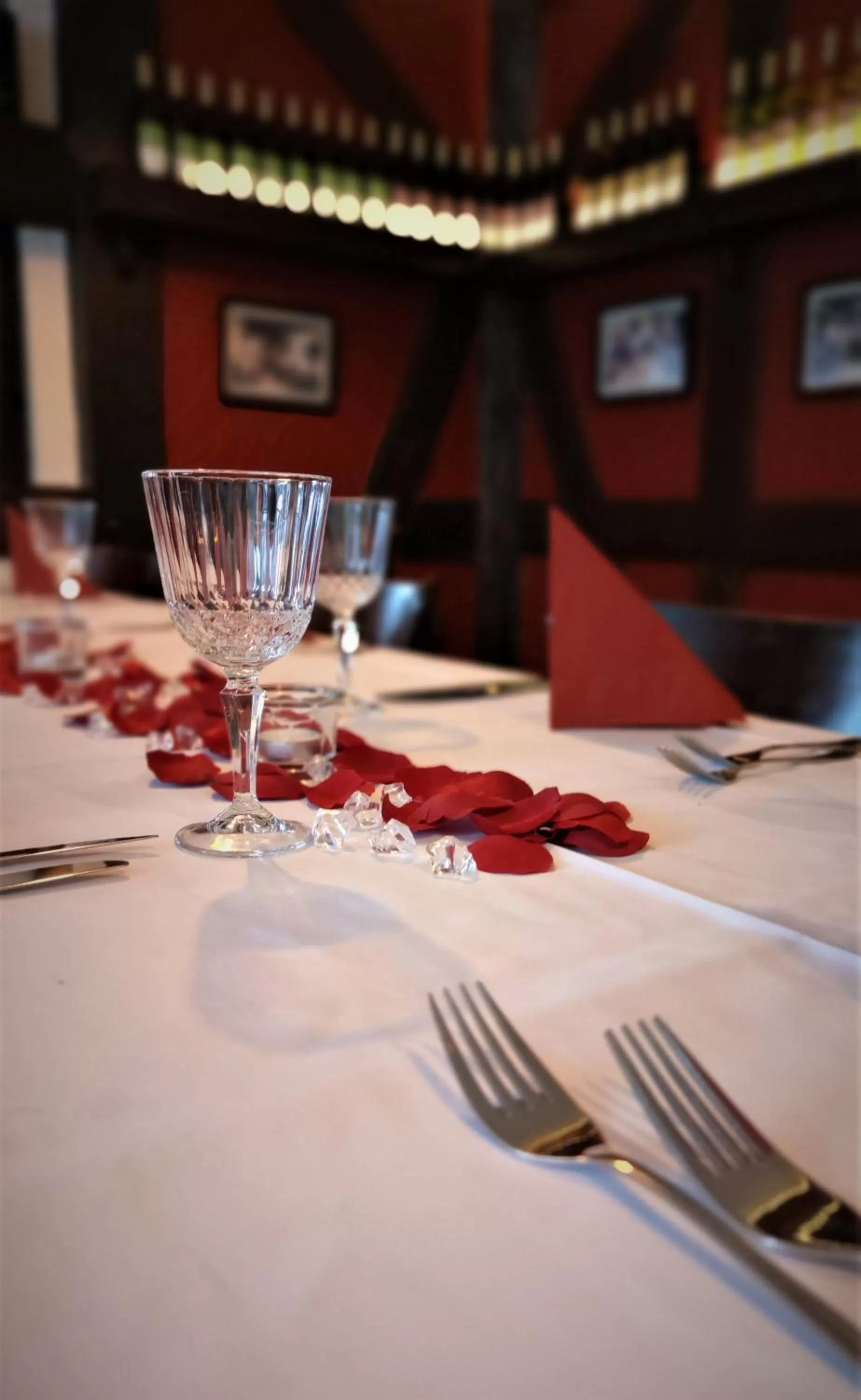 Restaurant/places to eat in Roastineer Hotel