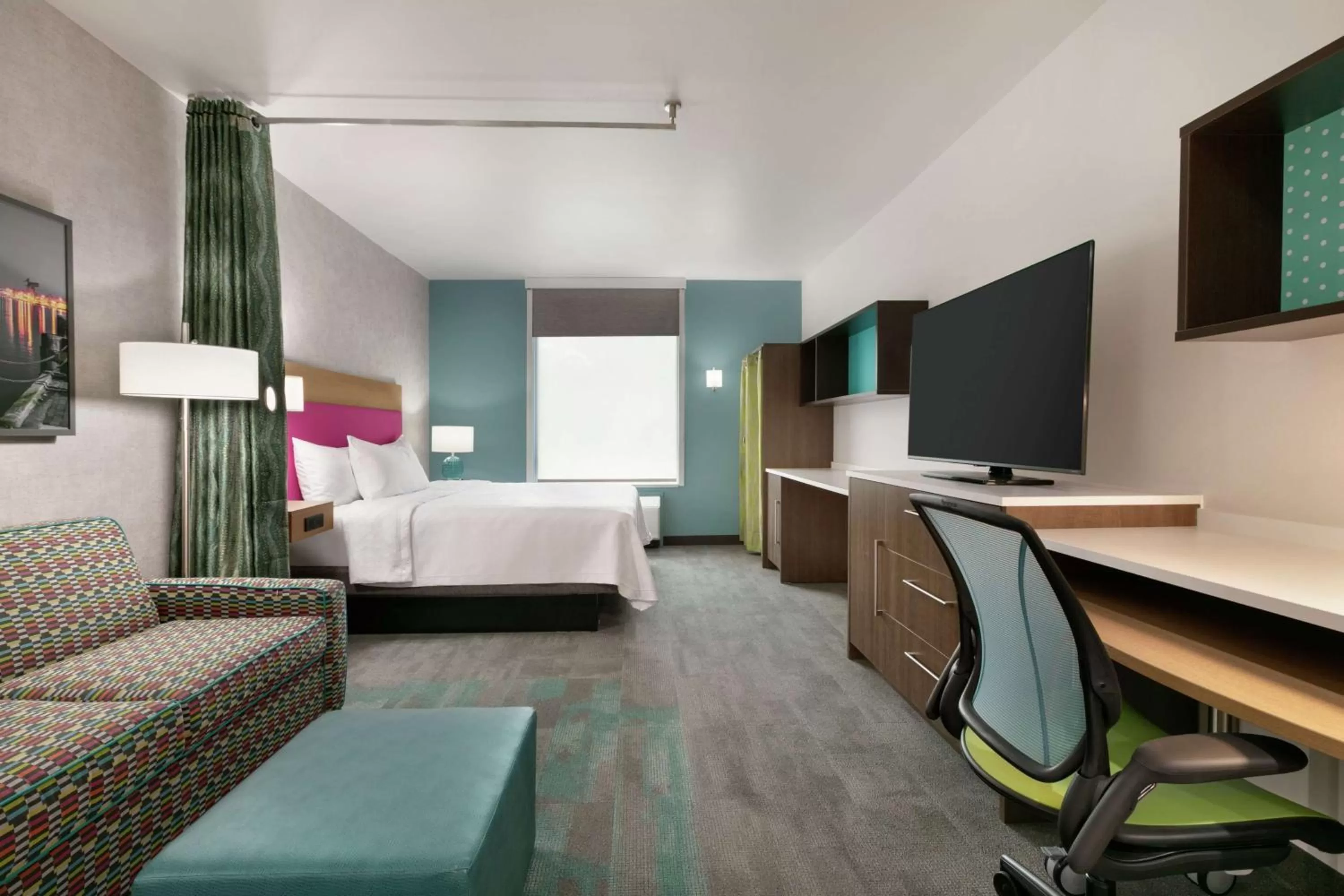 Bedroom, Bed in Home2 Suites By Hilton Norfolk Airport