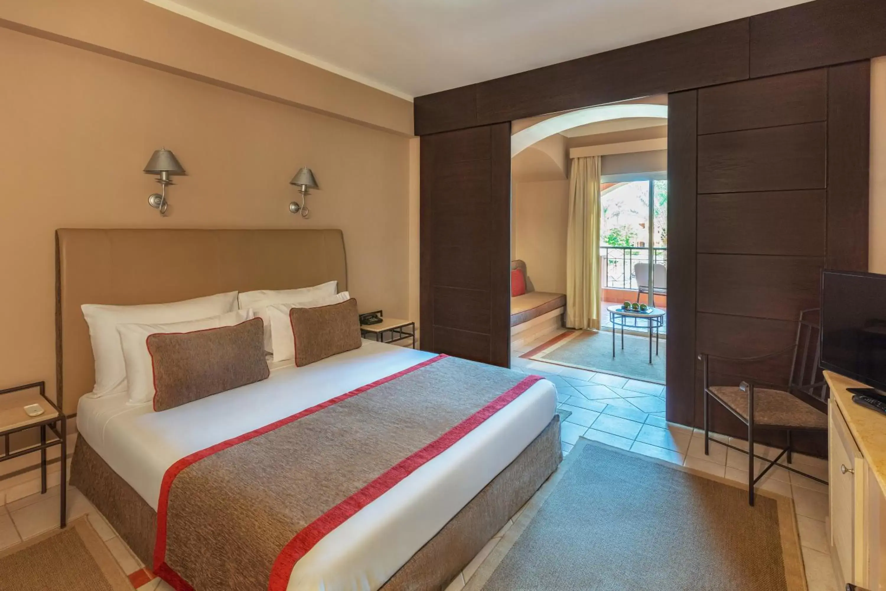 Deluxe Family Queen, Pool View in Jaz Makadi Oasis Resort Deluxe Family Queen, Pool View in Jaz Makadi Oasis Resort