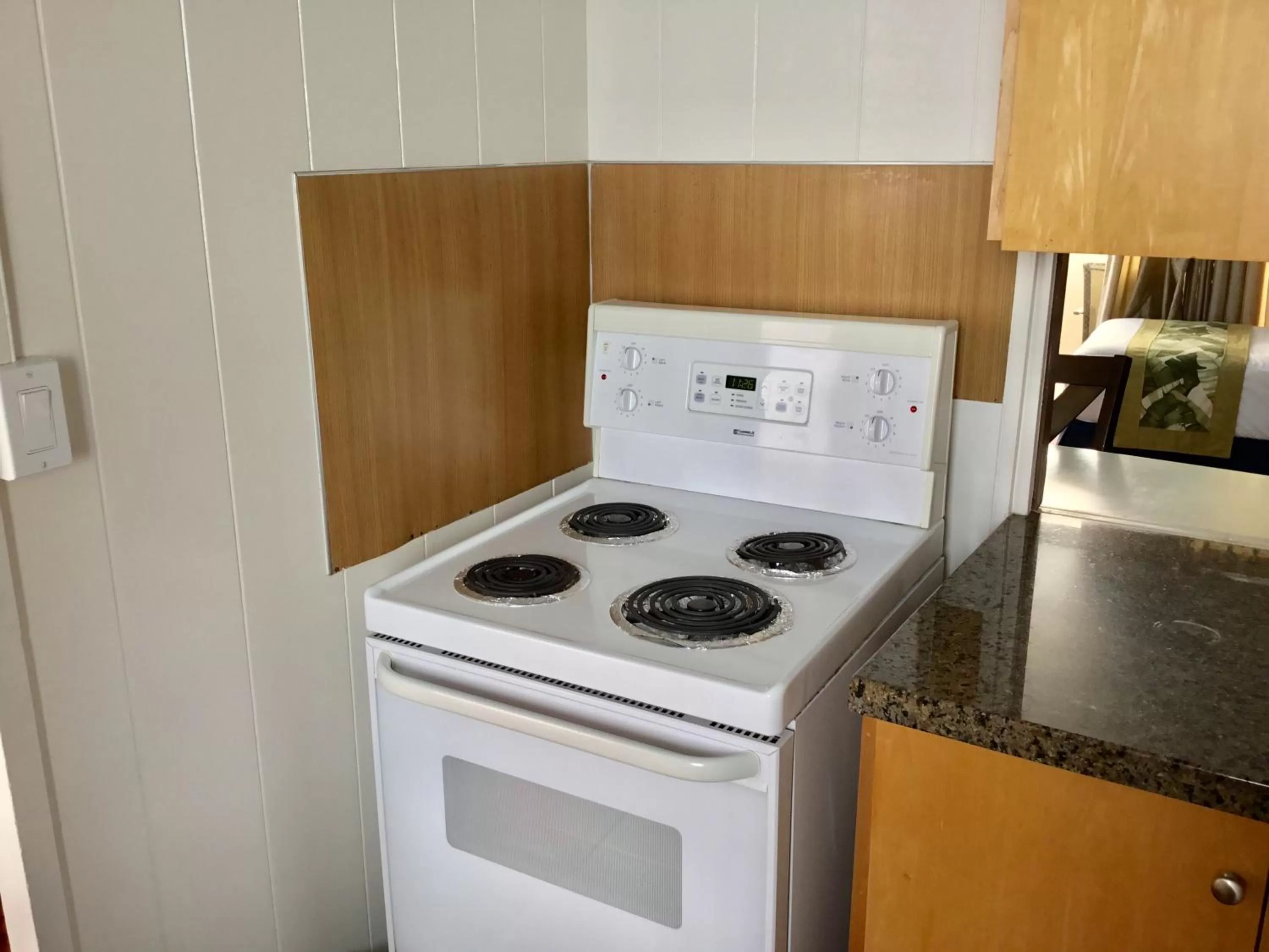 Kitchen or kitchenette in Holiday Surf Hotel (with full kitchen)