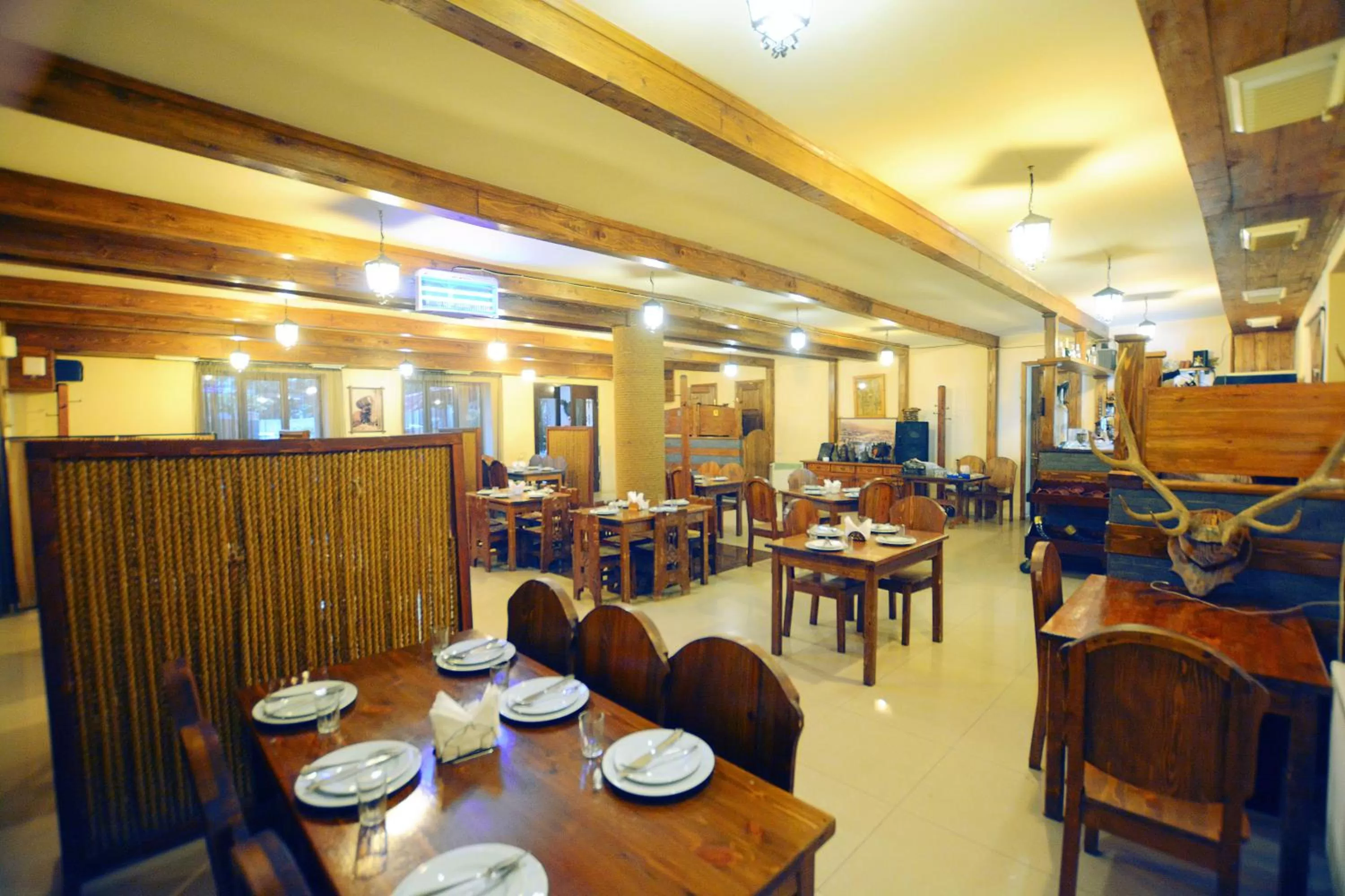 Restaurant/places to eat in Chveni sakhli