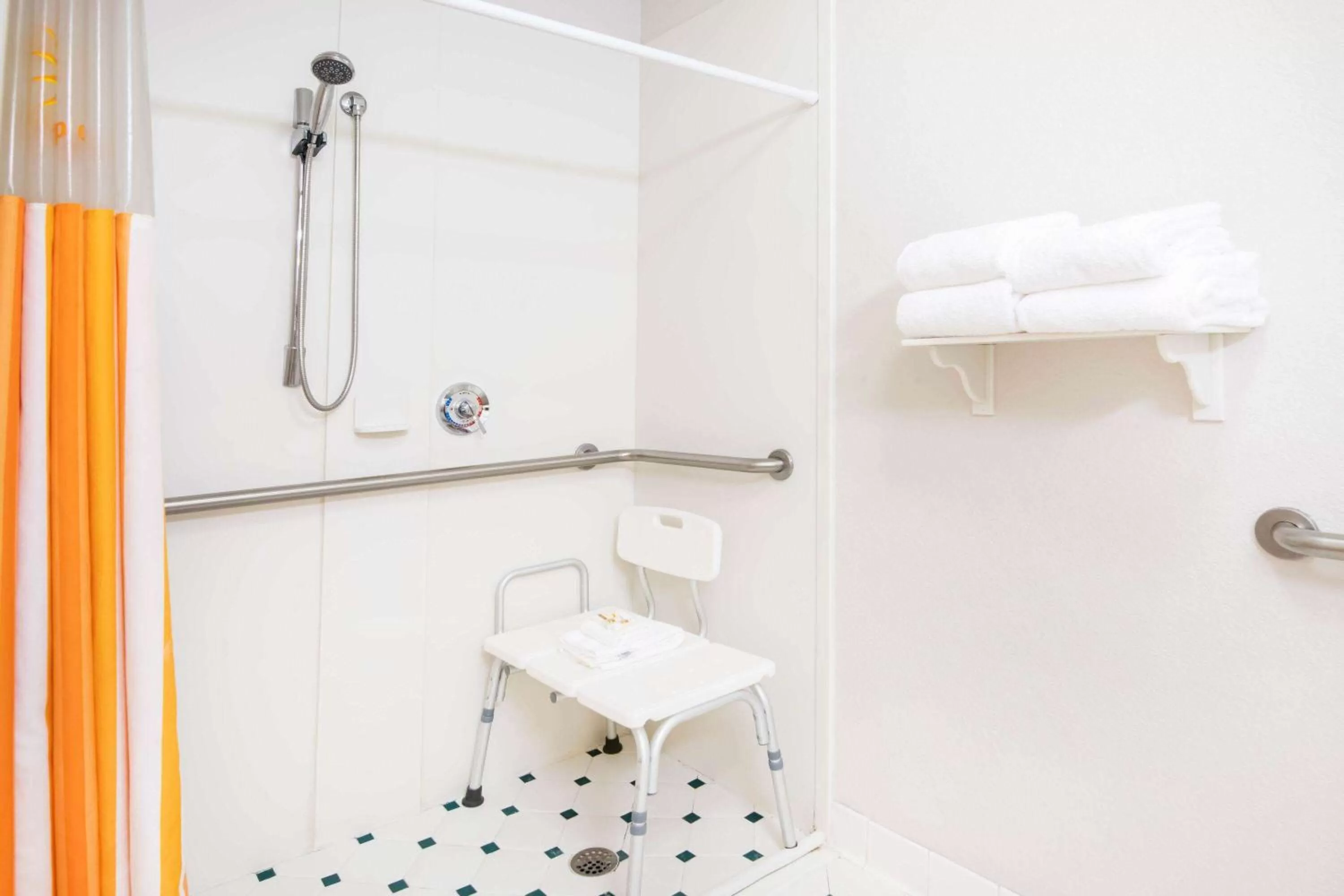 Shower in La Quinta by Wyndham Colorado Springs South Airport