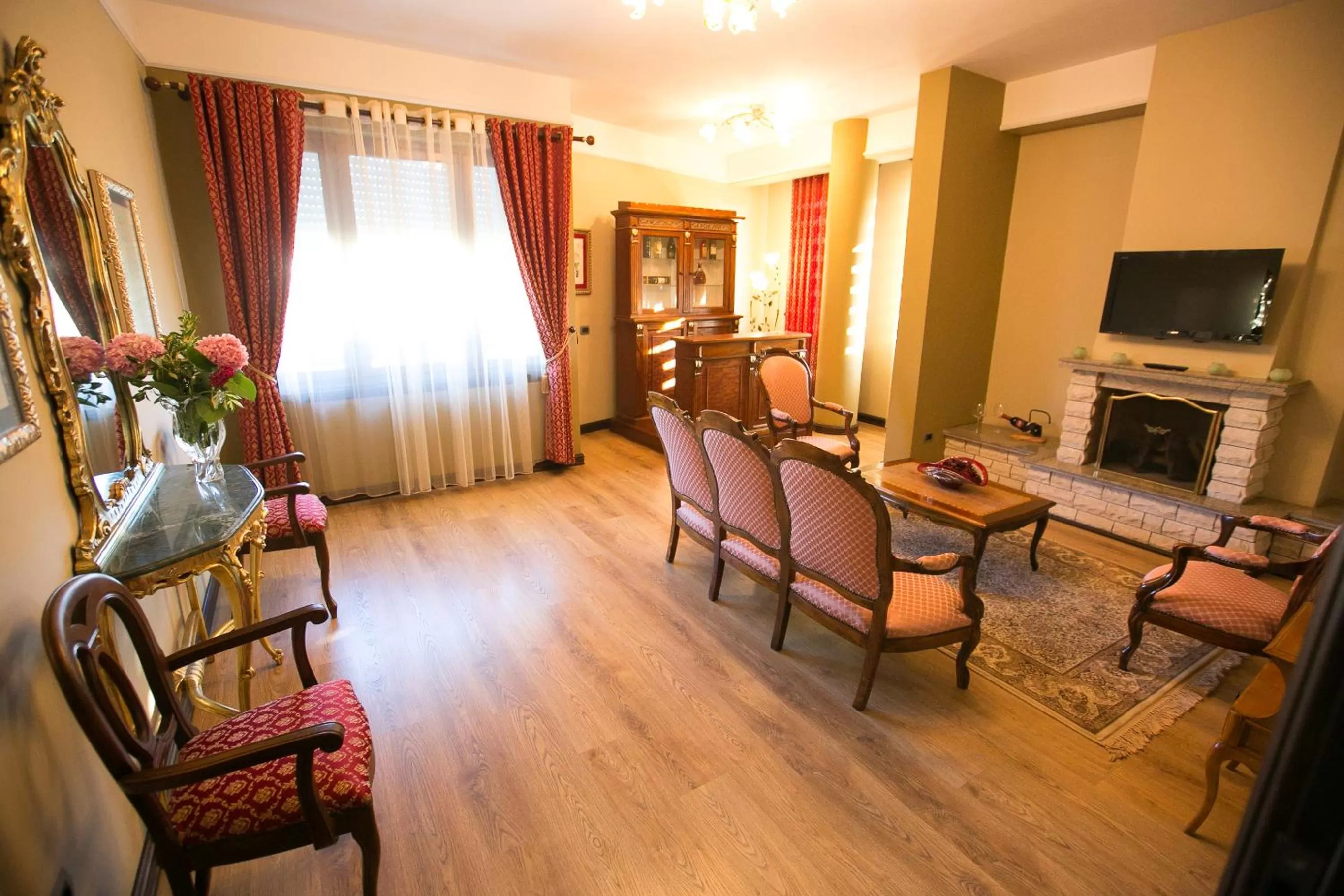 Living room in Hotel Victoria Tirana