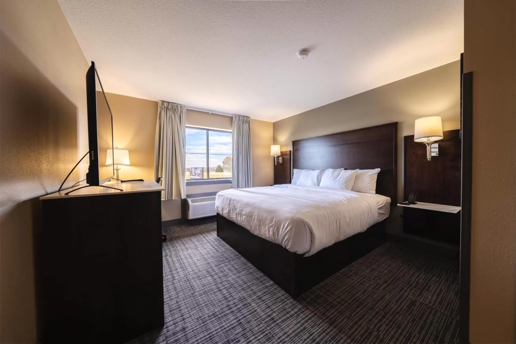 King Room - Disability Access in Cobblestone Inn & Suites - Trenton