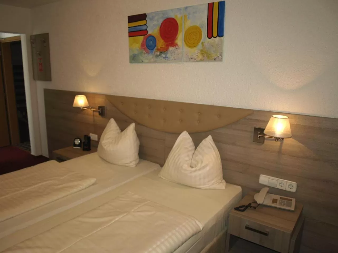 Bed in Airport Hotel Filder Post