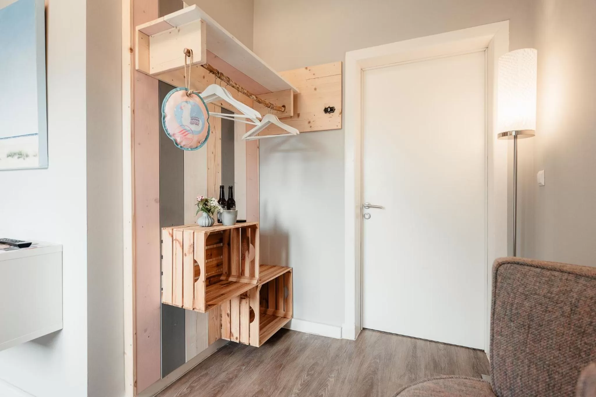 Photo of the whole room, TV/Entertainment Center in Hotel 'Das Strandhaus'