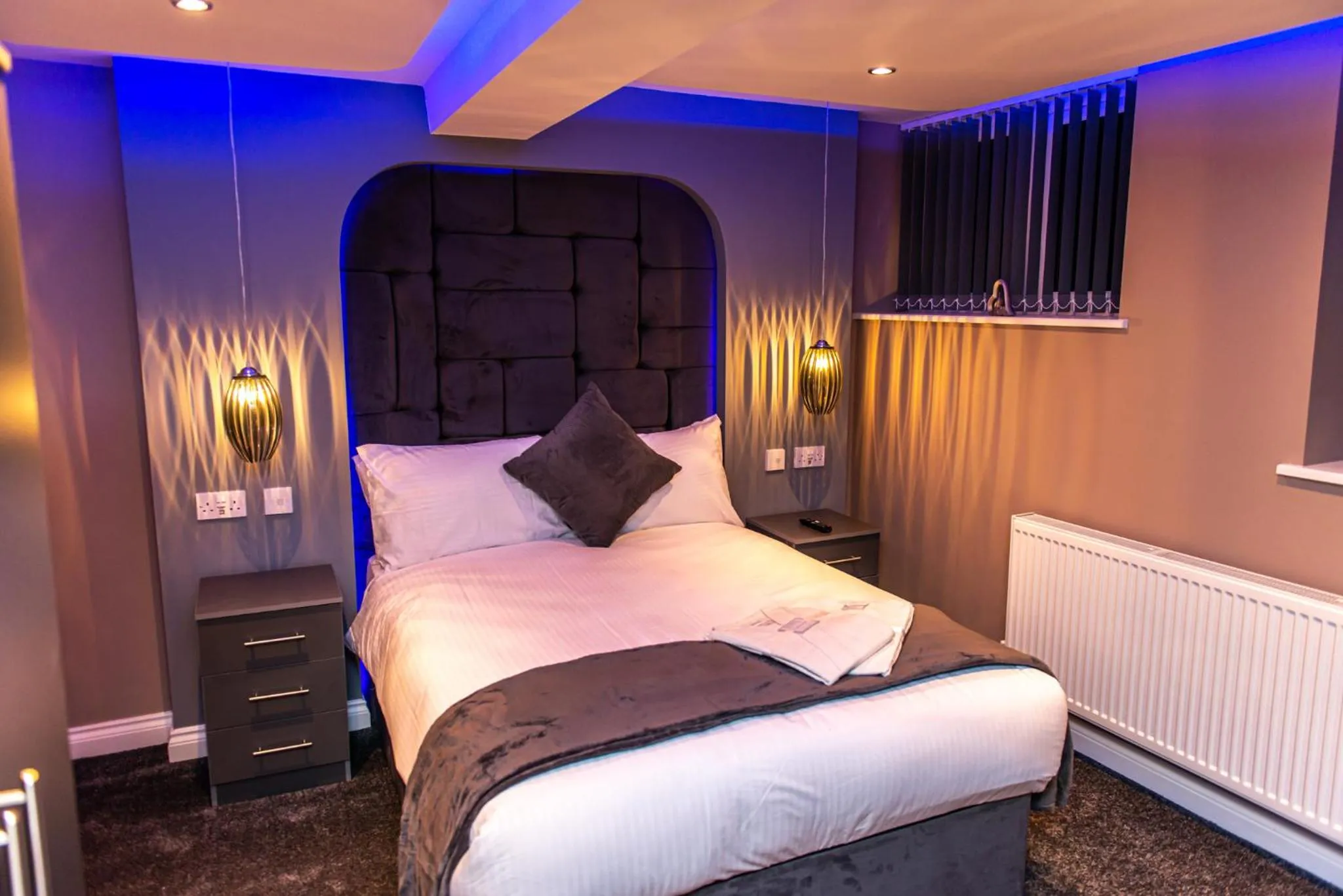 Bedroom, Bed in Optimal Apartments