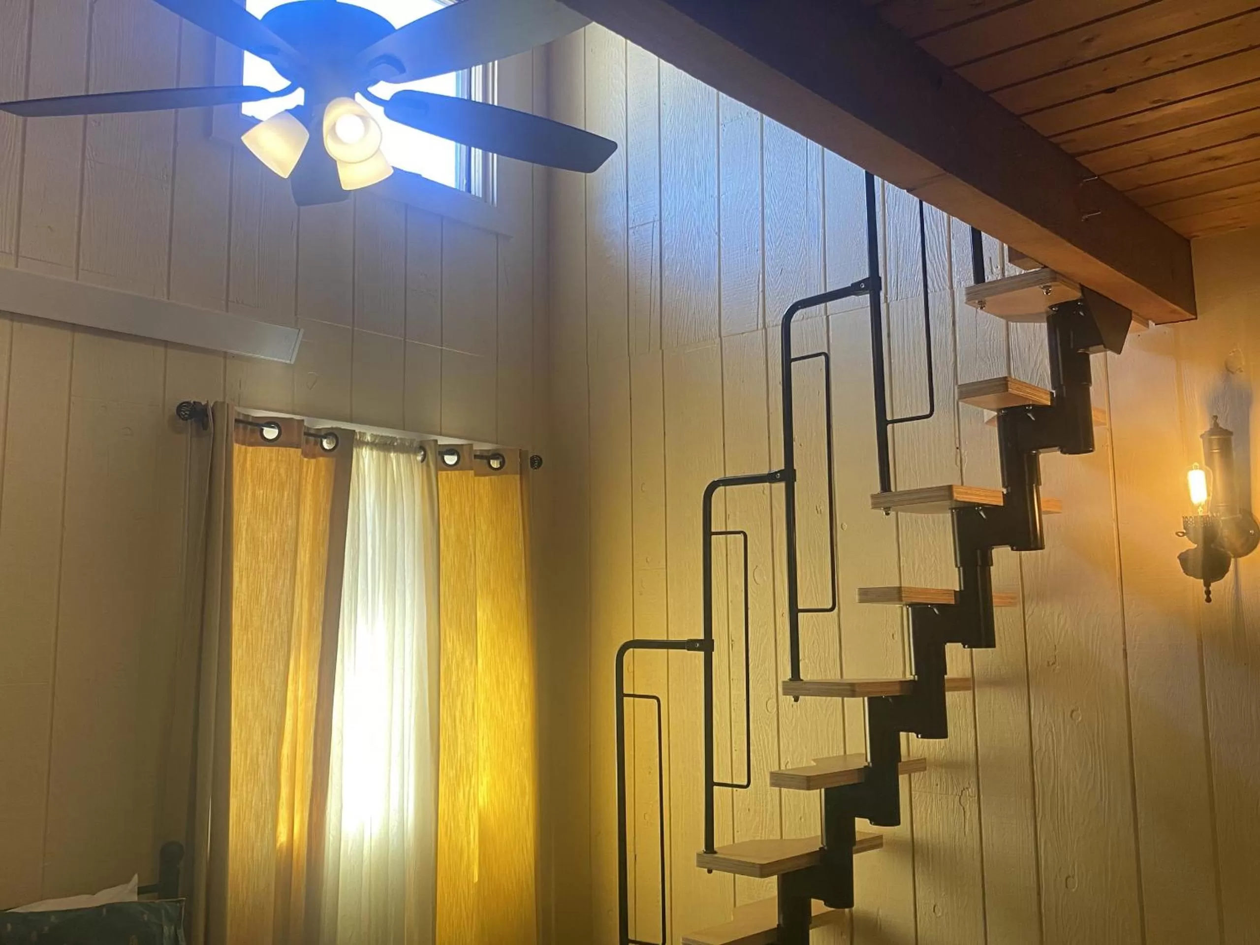 Bed in The Viking Lodge - Downtown Winter Park Colorado