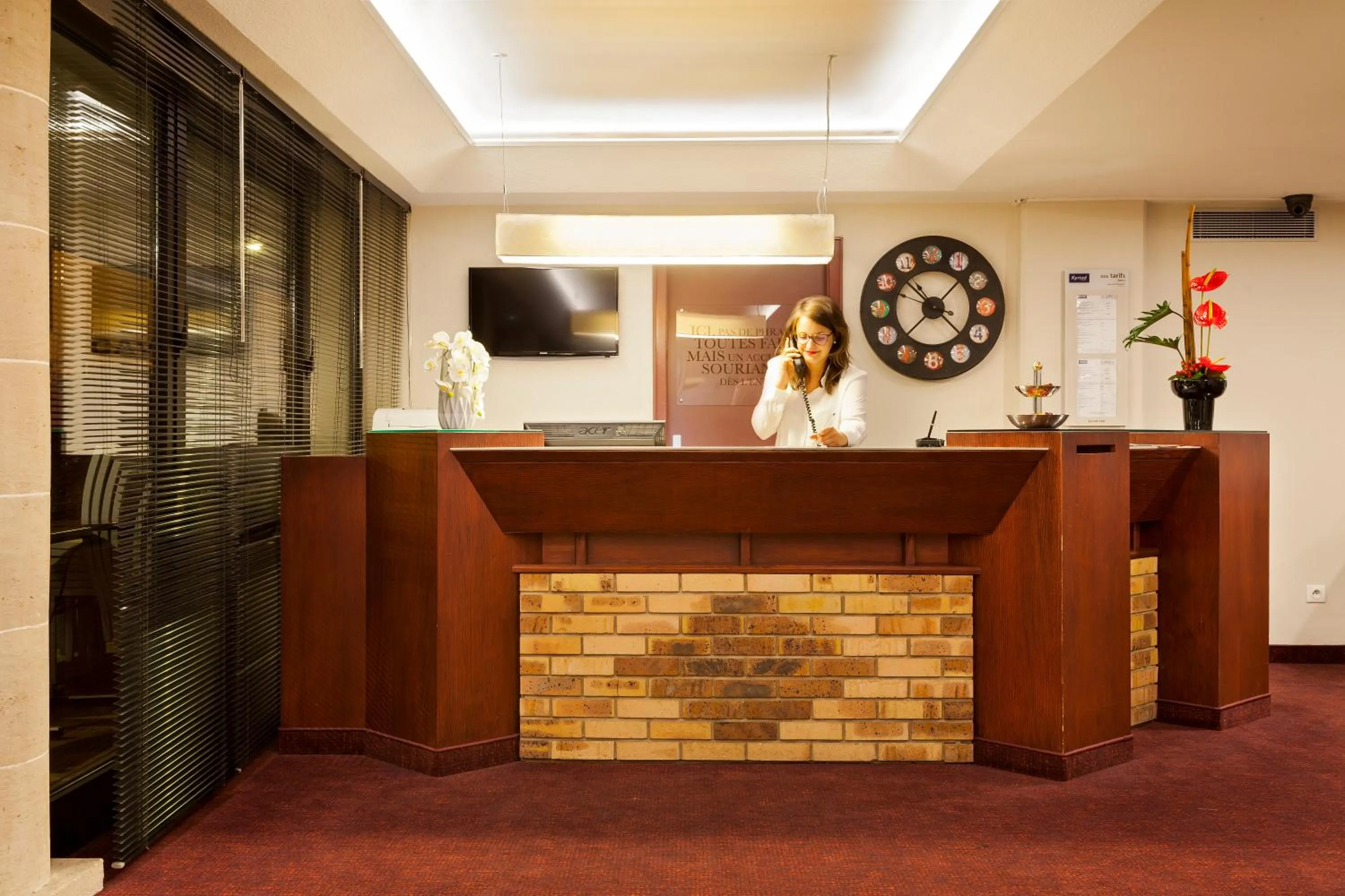 Lobby or reception in Kyriad Hotel Strasbourg Lingolsheim