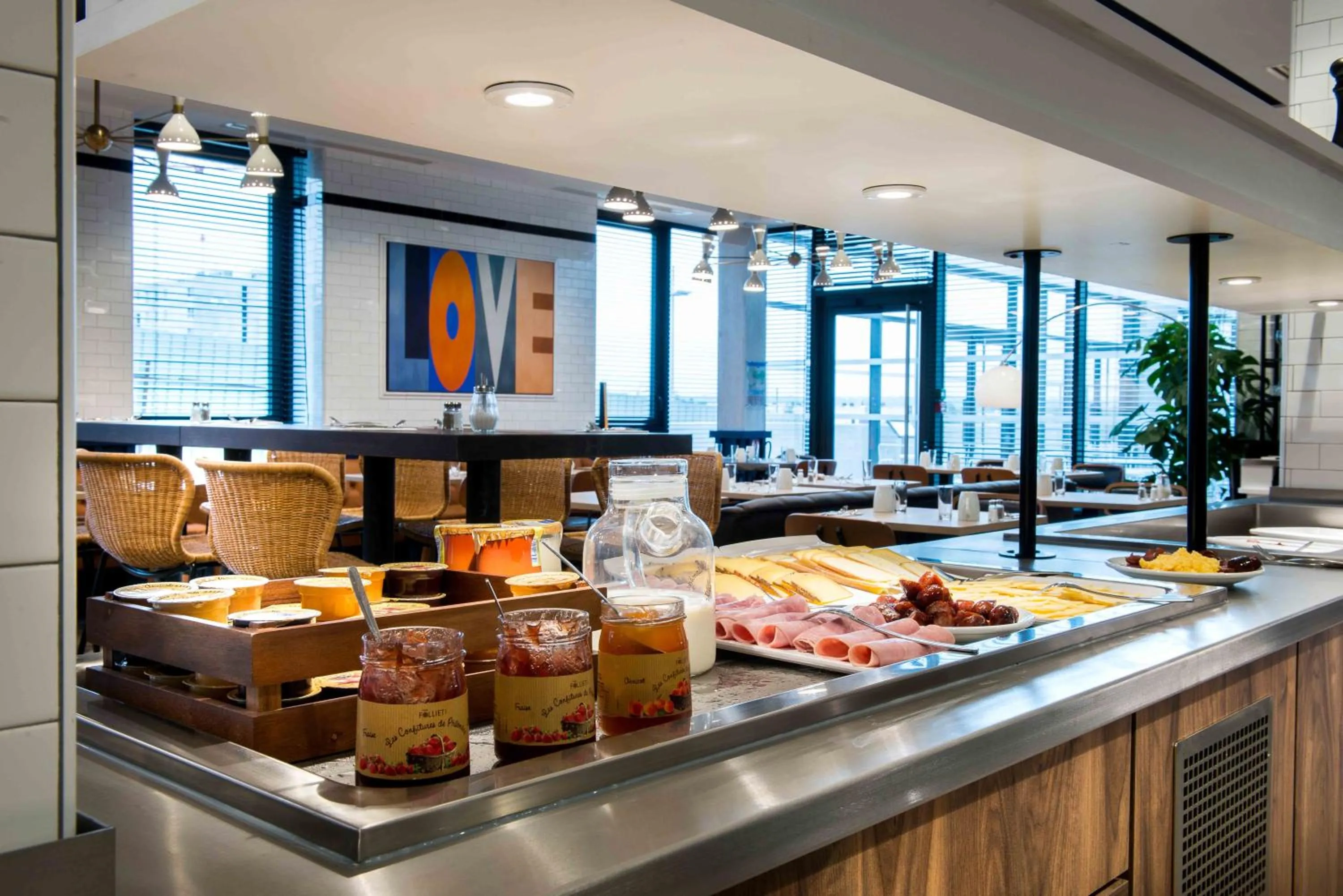 Restaurant/places to eat in KOPSTER Hotel Lyon Groupama Stadium