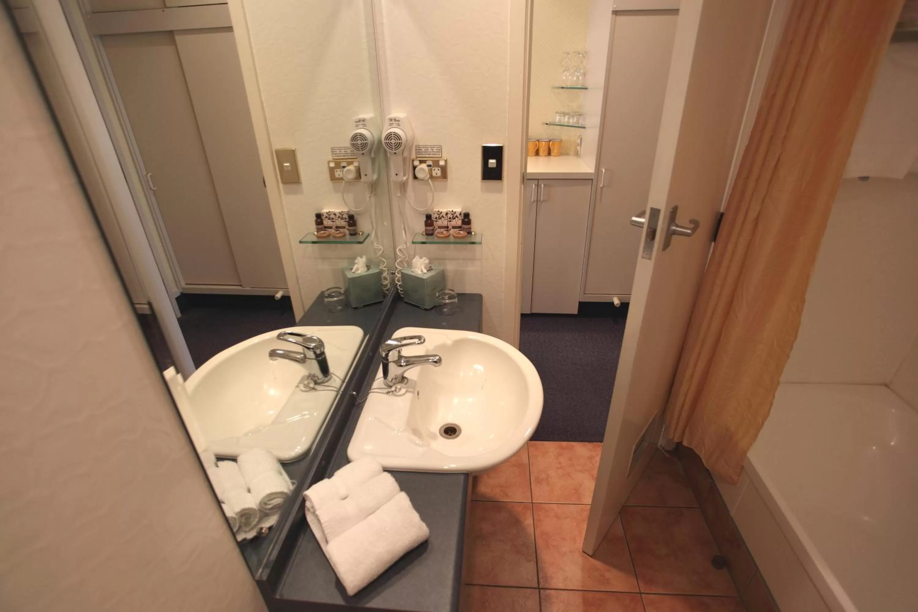 Bathroom in Hotel Ashburton