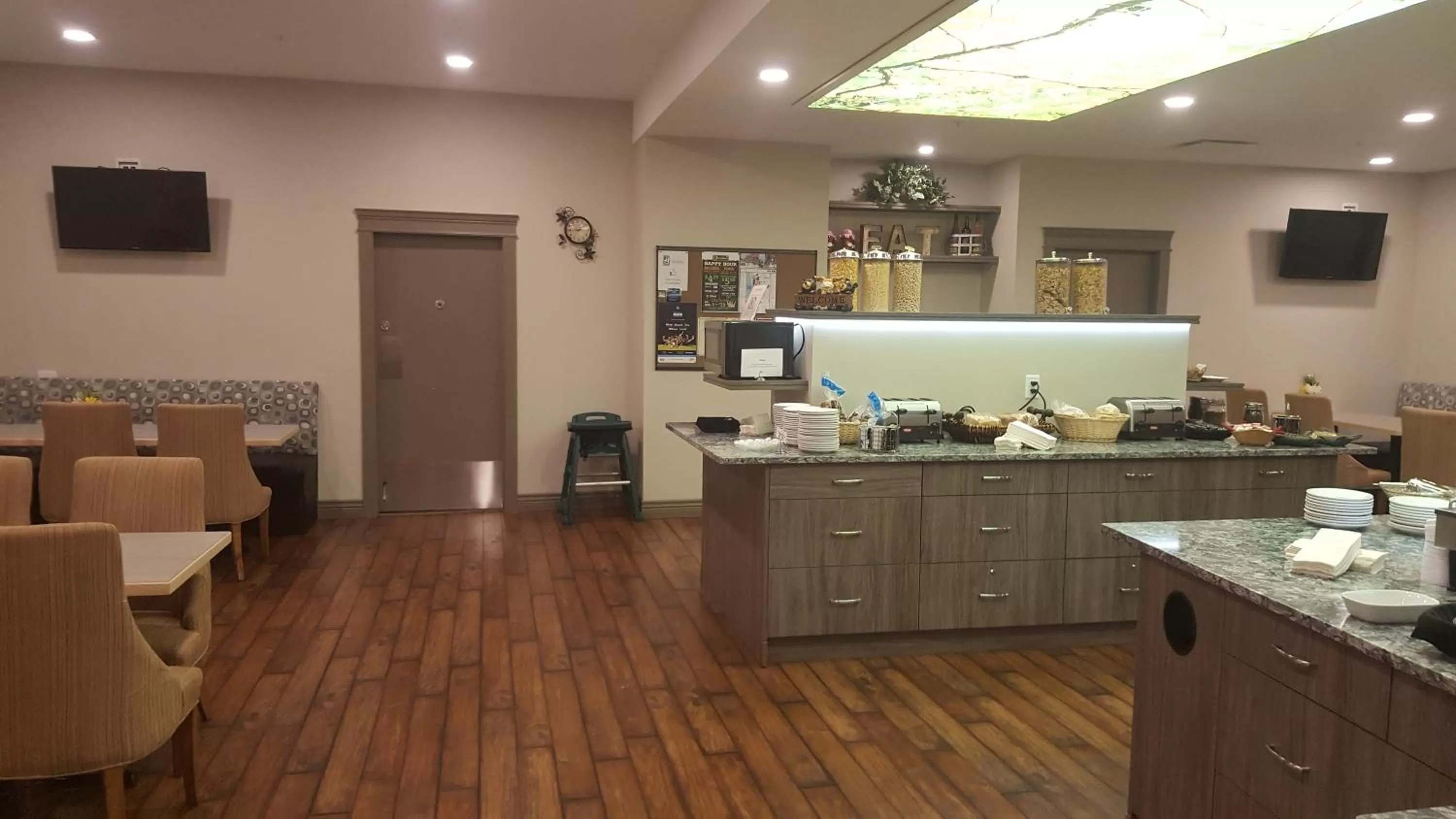 Food and drinks in The Royal Anne Hotel