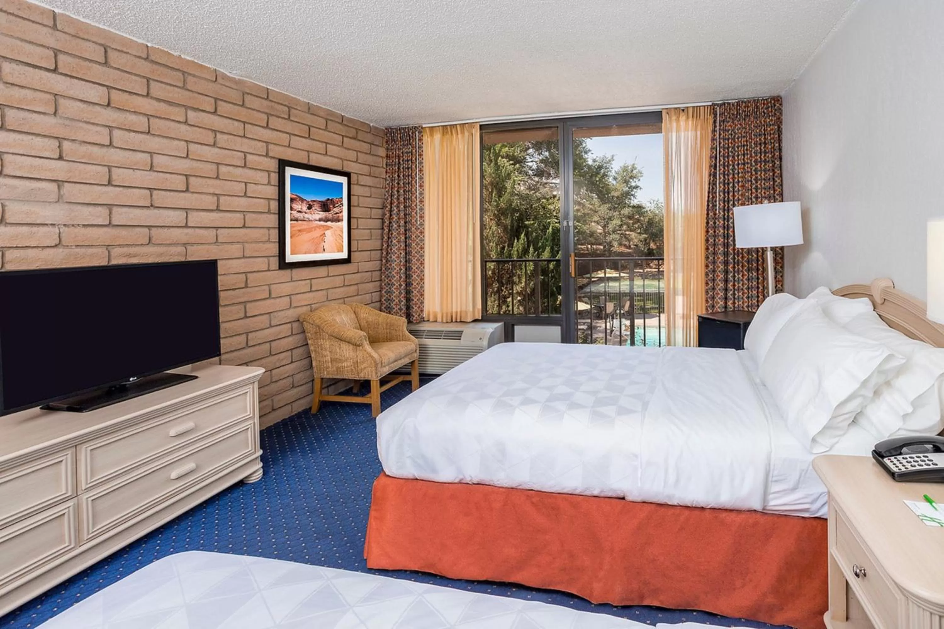 Photo of the whole room, Bed in Holiday Inn Canyon De Chelly-Chinle by IHG