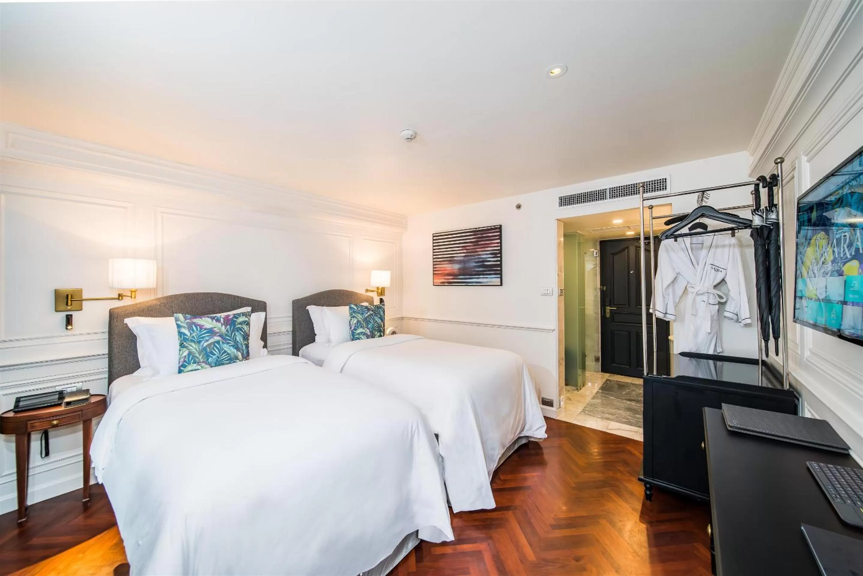 Bedroom, Bed in Akara Hotel