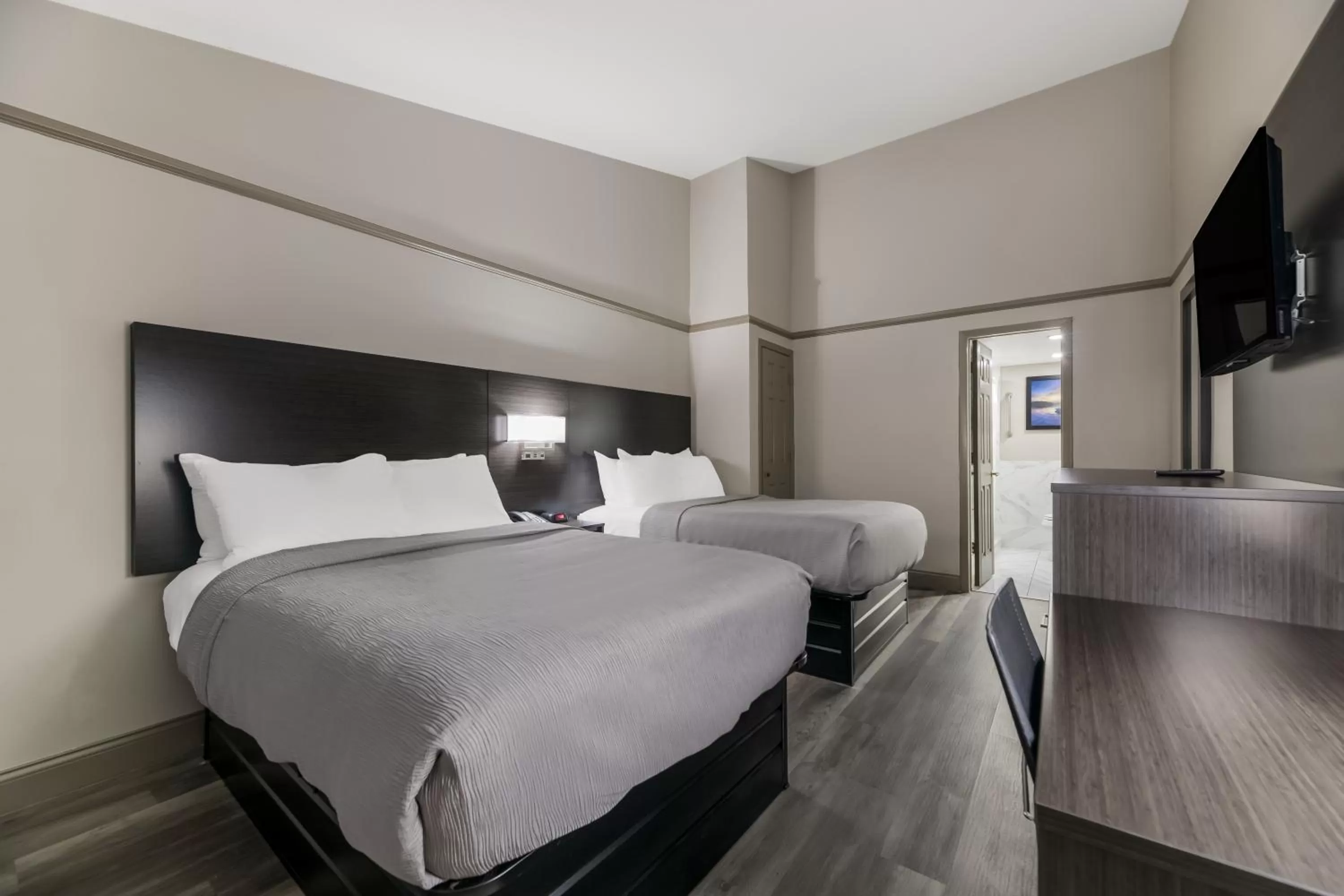 Bed in Quality Inn & Suites Altamonte Springs Orlando-North