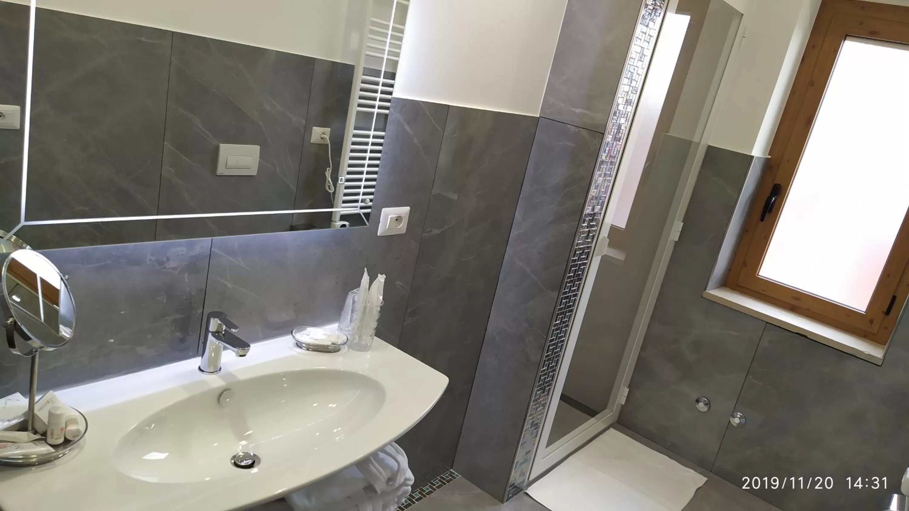 Shower in B&B La Stazione